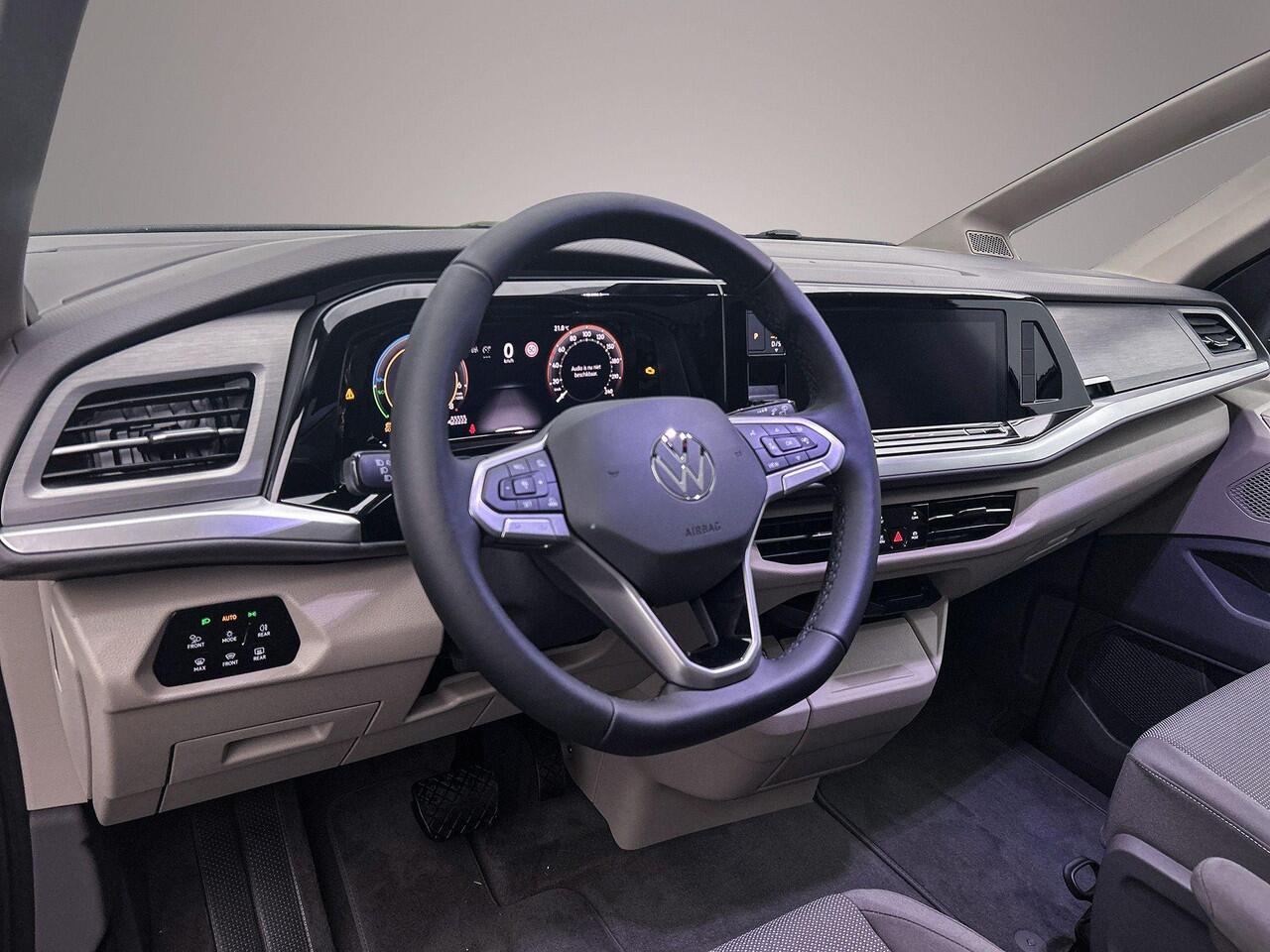 Volkswagen MULTIVAN 1.5 245pk DSG eHybrid L2 Bulli Edition 4Motion > ¤ 2.500,= Inruilpremie < | AssistentiepakketPlus | Trekhaak | 7-zits Premium zitopstelling |