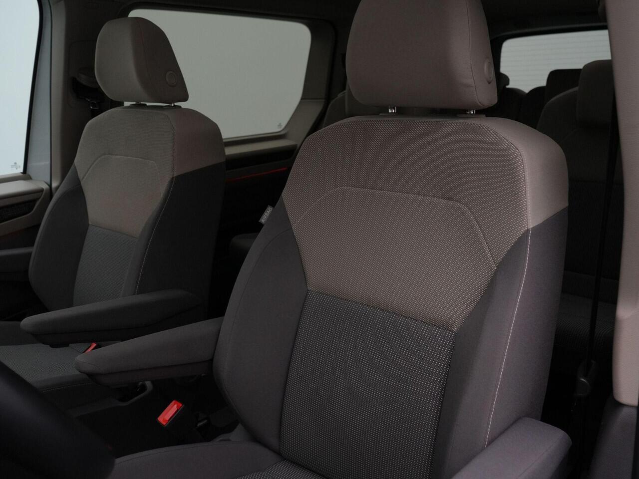 Volkswagen MULTIVAN 1.4 eHybrid 218 pk DSG L2H1 Life Business | Panoramadak | IQ Light | Achteruitrijcamera | Stoelverwarming