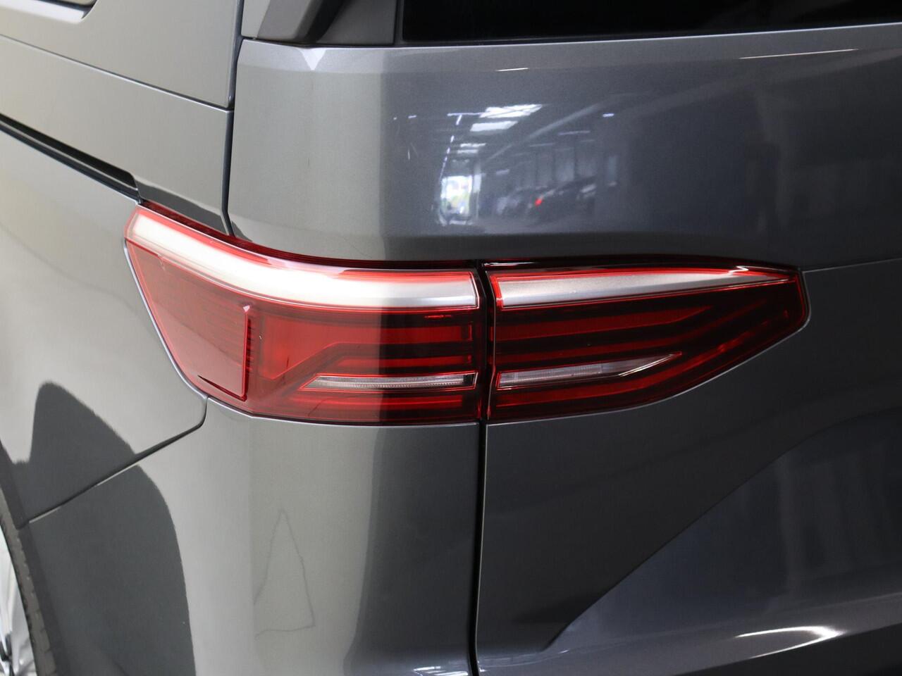 Volkswagen MULTIVAN 1.4 eHybrid L2H1 Life 6 versnellingen DSG | Cruise Control | Extra getint glas | 17 '' lichtmetalen velgen | DAB ontvanger |