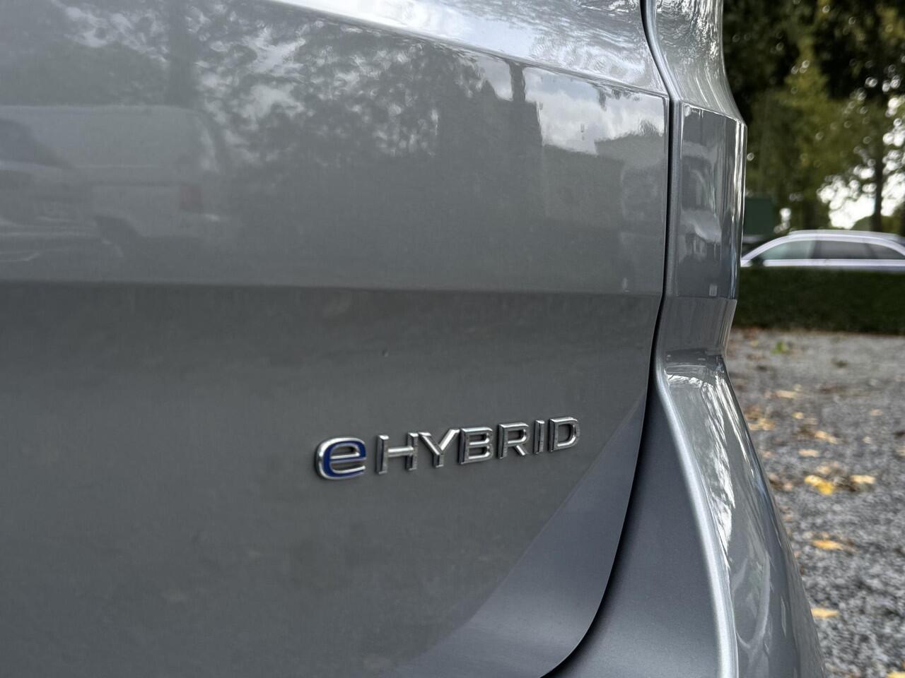 Volkswagen MULTIVAN T7 eHybrid DSG Bulli 7p (Pano,Trekhaak,Camera,Elek. schuifd)