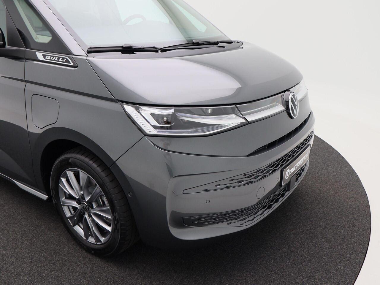 Volkswagen MULTIVAN Bulli Edition L2 1.5 eHybrid 245 PK | Trekhaak | 7 Persoons | Elektrische Achterklep | Adaptieve Cruise | Camera | LED Matrix |