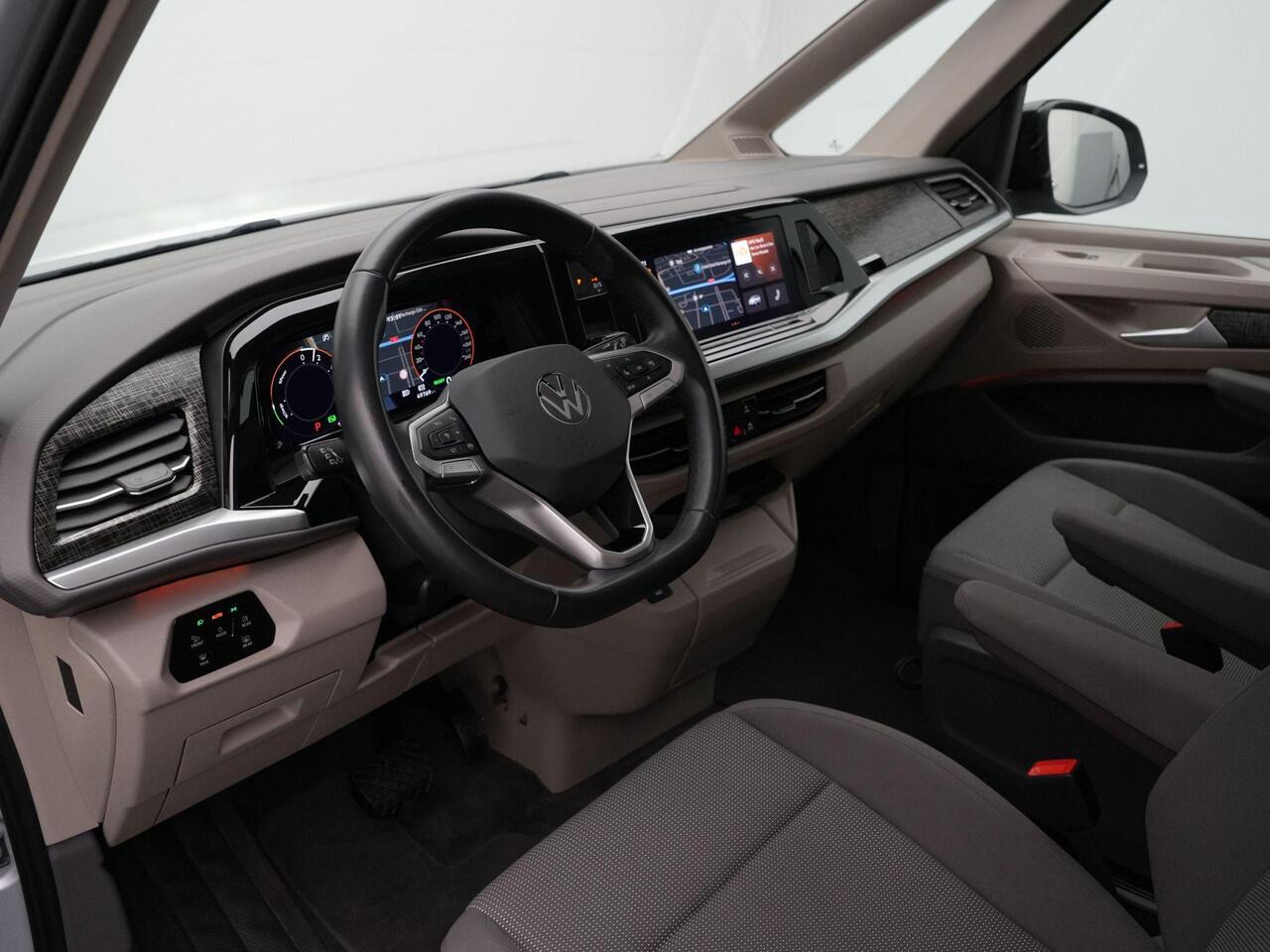 Volkswagen MULTIVAN 7-zits 1.4 eHybrid 218 pk DSG L2H1 Life Business | Panoramadak | IQ Light | Achteruitrijcamera | Stoelverwarming