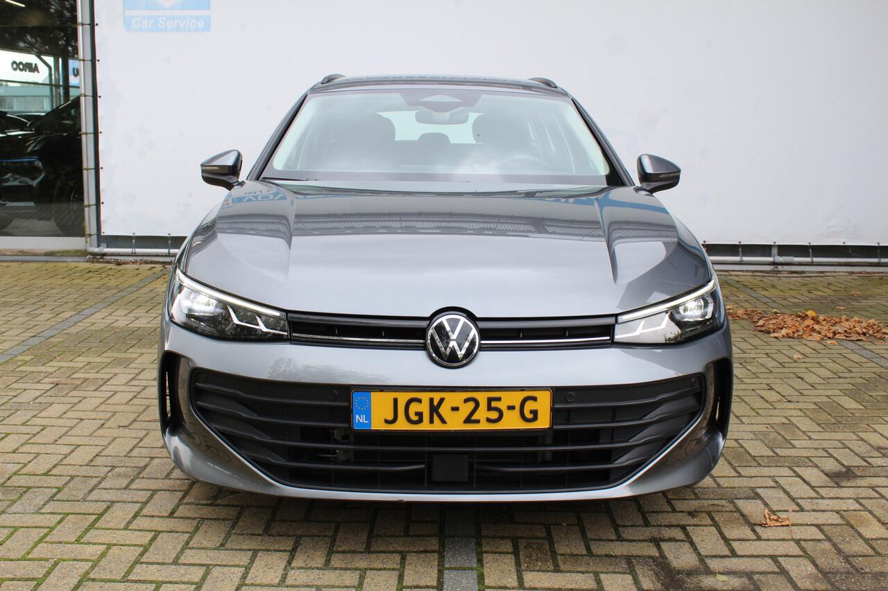 Volkswagen PASSAT Variant 1.5 eTSI 150 pk | Incl. 12 maanden Garantie | Stoel/stuur verwarming | Achteruitrijcamera | Adaptive cruise controle | Dodehoekdetectie | Parkeersensoren V+A | Navigatie | Apple CarPlay/Android Auto | Draadloze telefoonlader | Climate controle | L