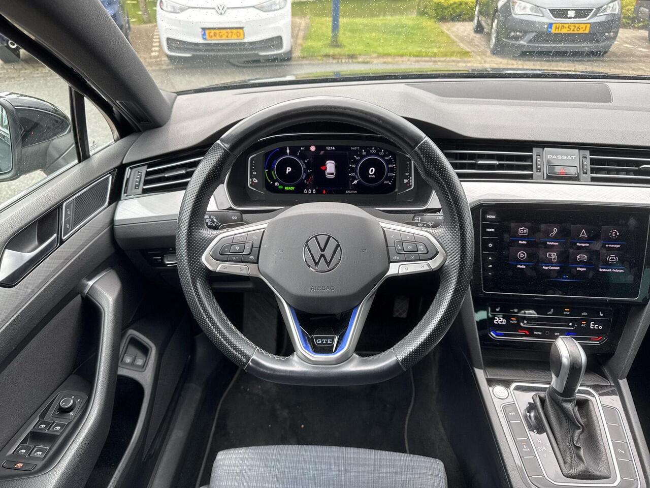 Volkswagen PASSAT Variant 1.4 TSI PHEV GTE Business | 99% SOH | 218 pk | Trekhaak | Pano Dak | ERGO Massage | App Connect |