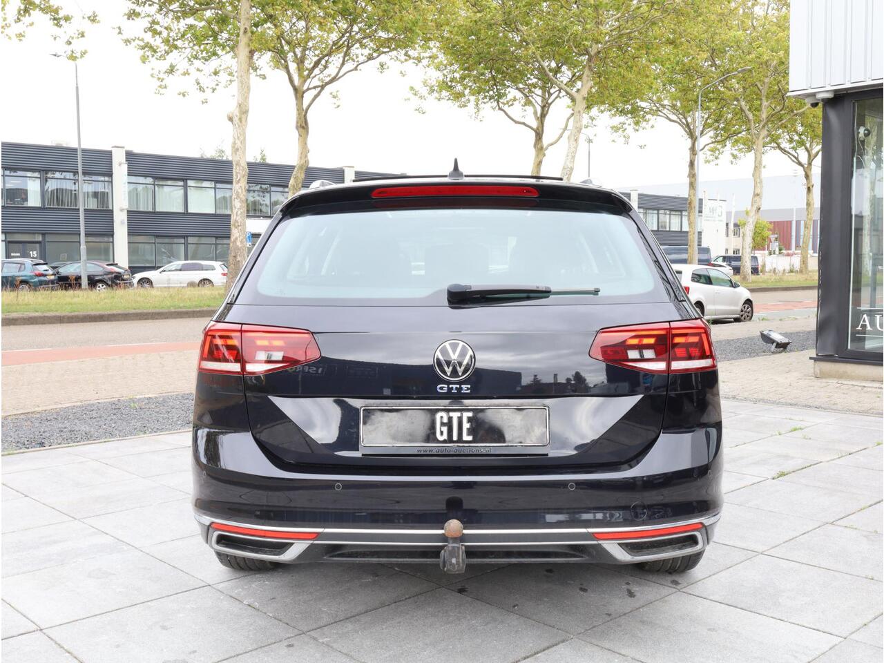 Volkswagen PASSAT Variant GTE 1.4 TSI PHEV 218PK | Panodak | Virtual | Keyless | Camera | Trekhaak | Stoel&Stuurverwarming |