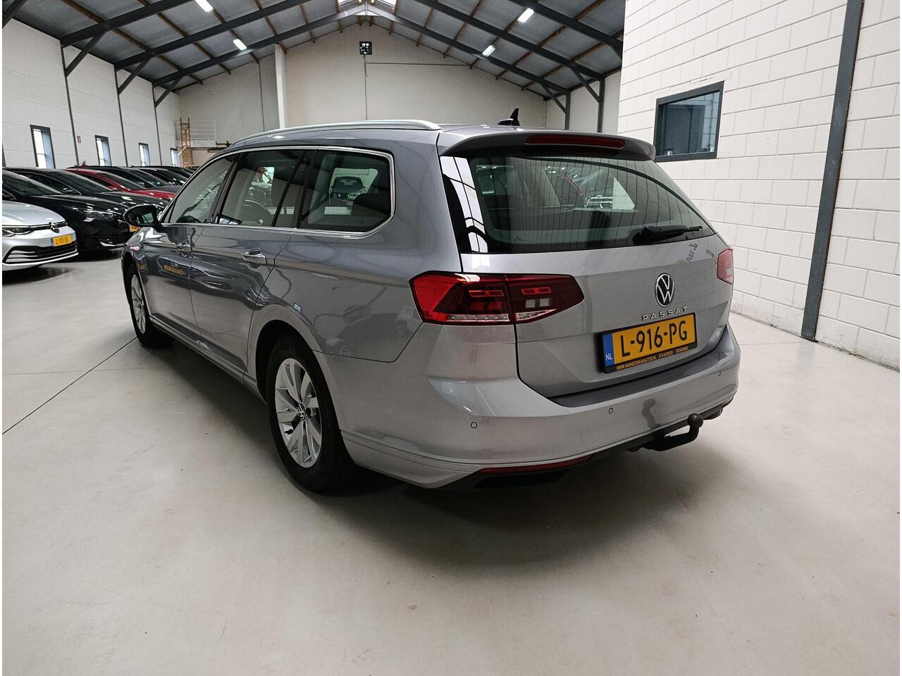 Volkswagen PASSAT Variant 1.5 TSI Business Ecc | Pdc | virual cockpit | Trekhaak