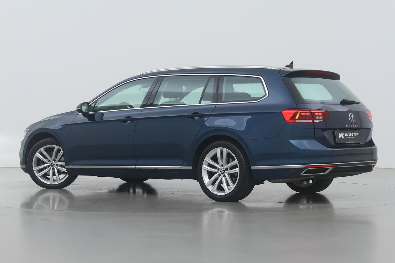 Volkswagen PASSAT 1.5 TSI Elegance | ACC | Stoelverwarming | Camera | Keyless | Elektrische Achterklep