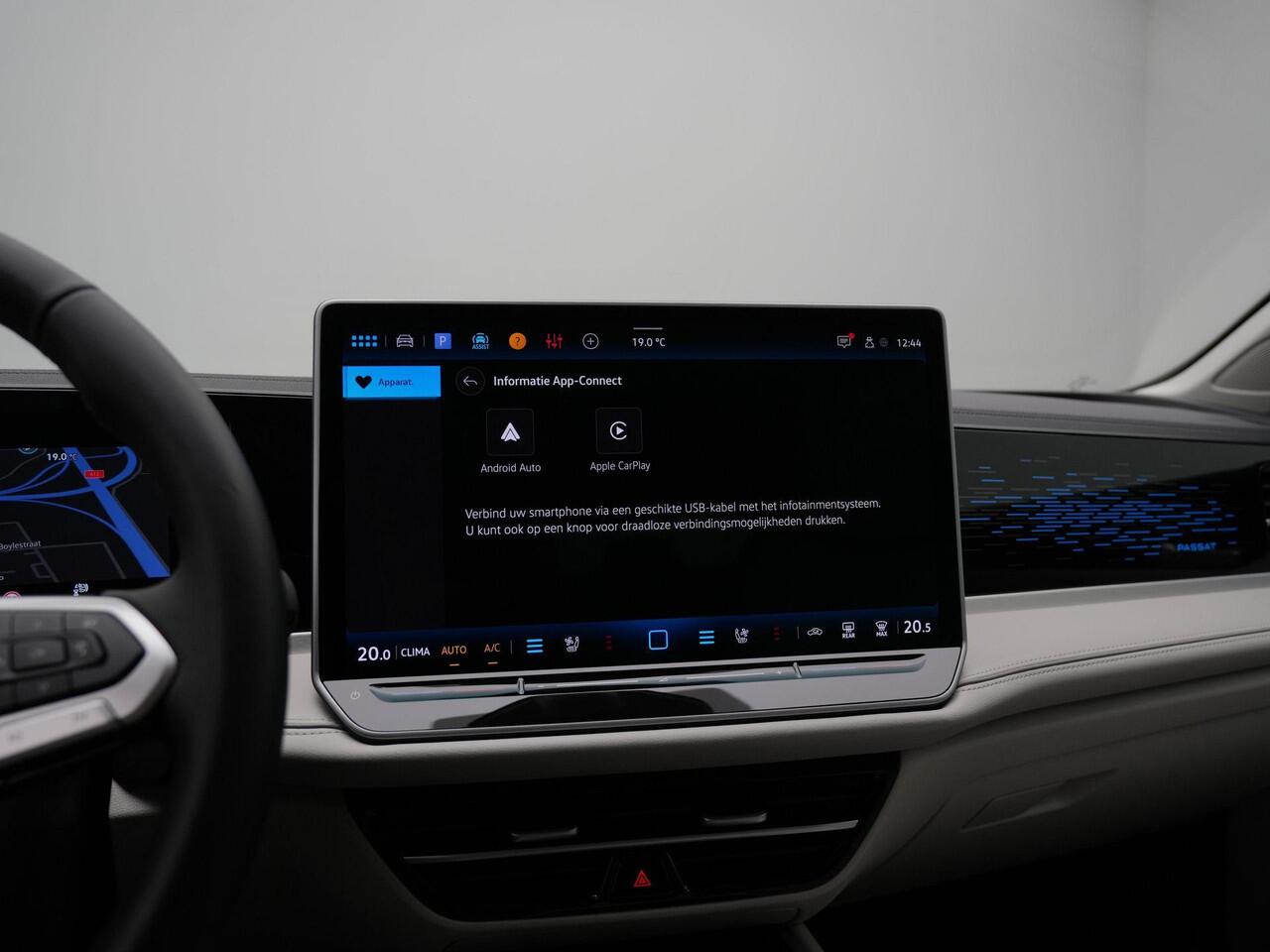 Volkswagen PASSAT Variant 1.5 eHybrid 272 pk Elegance Business | Trekhaak | Leder | Geheugen-/massagestoelen | Head-up display | Stoelventilatie | IQ Light