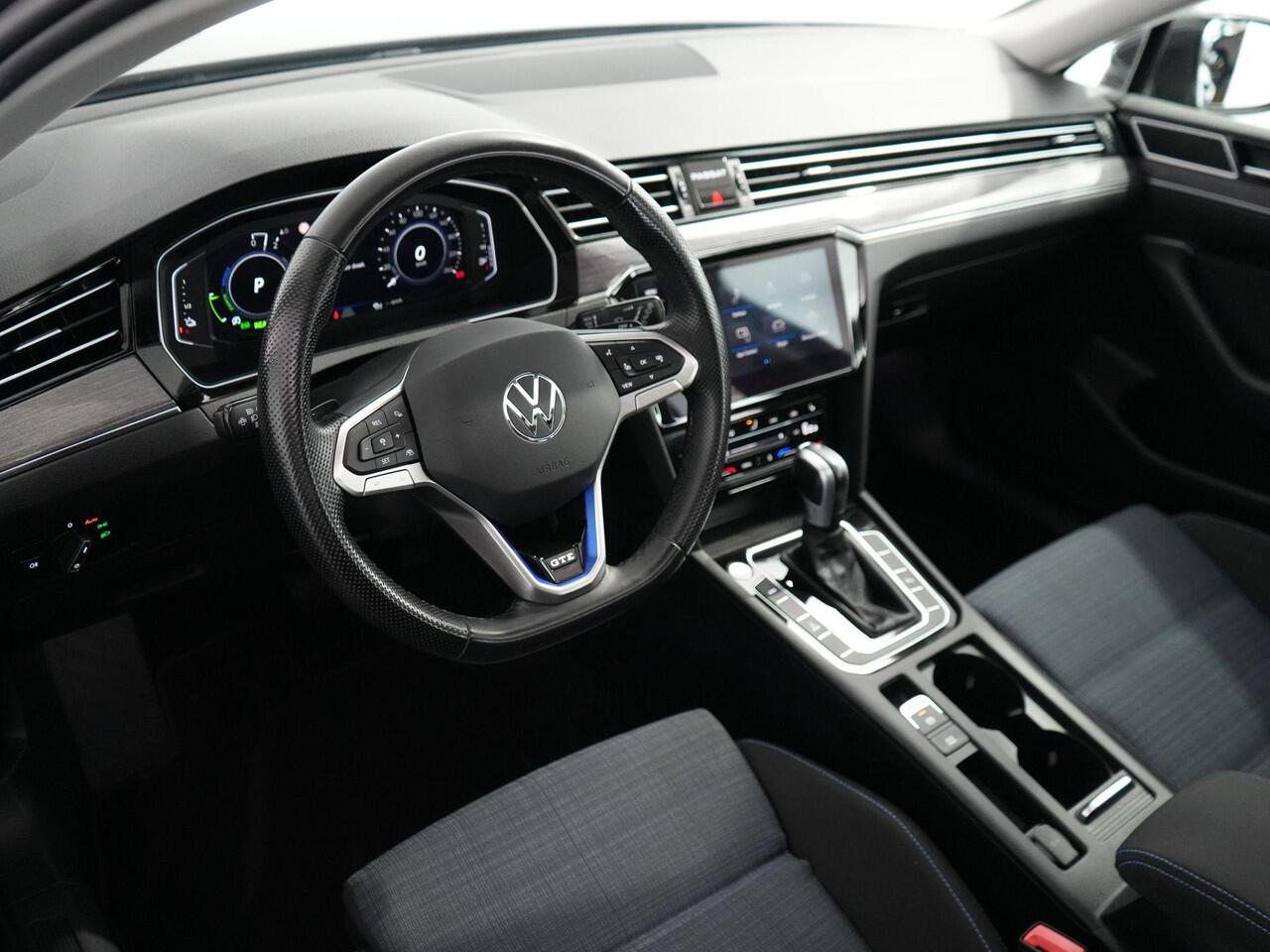 Volkswagen PASSAT Variant 1.4 TSI PHEV GTE Business | Matrix IQ | Virtual |Standkachel | Pano | Zwenkhaak |
