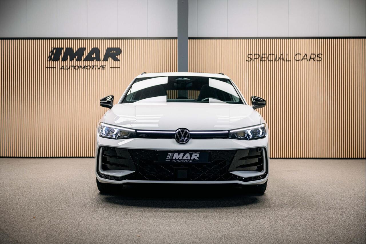 Volkswagen PASSAT Variant R-Line Diesel | Trekhaak | Pano | Head-up | Stoelmassage |