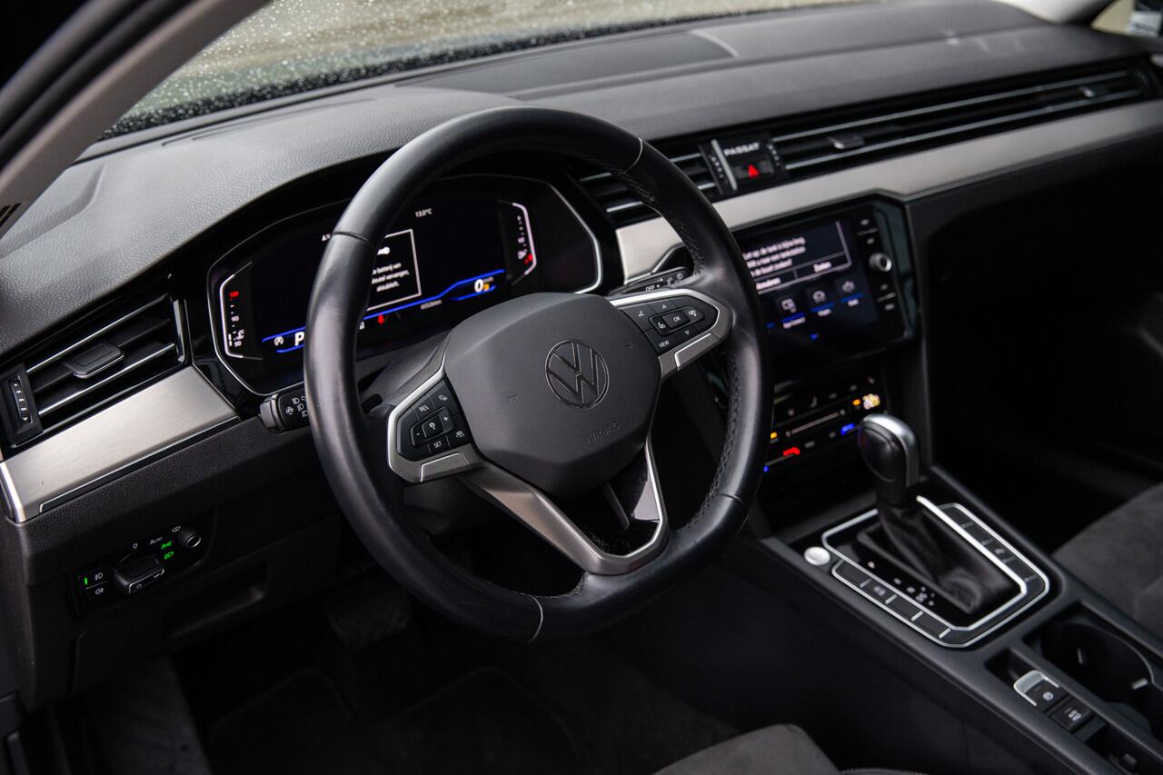 Volkswagen PASSAT Variant 1.5 TSI Elegance , Adap. cruise, Head-up display,