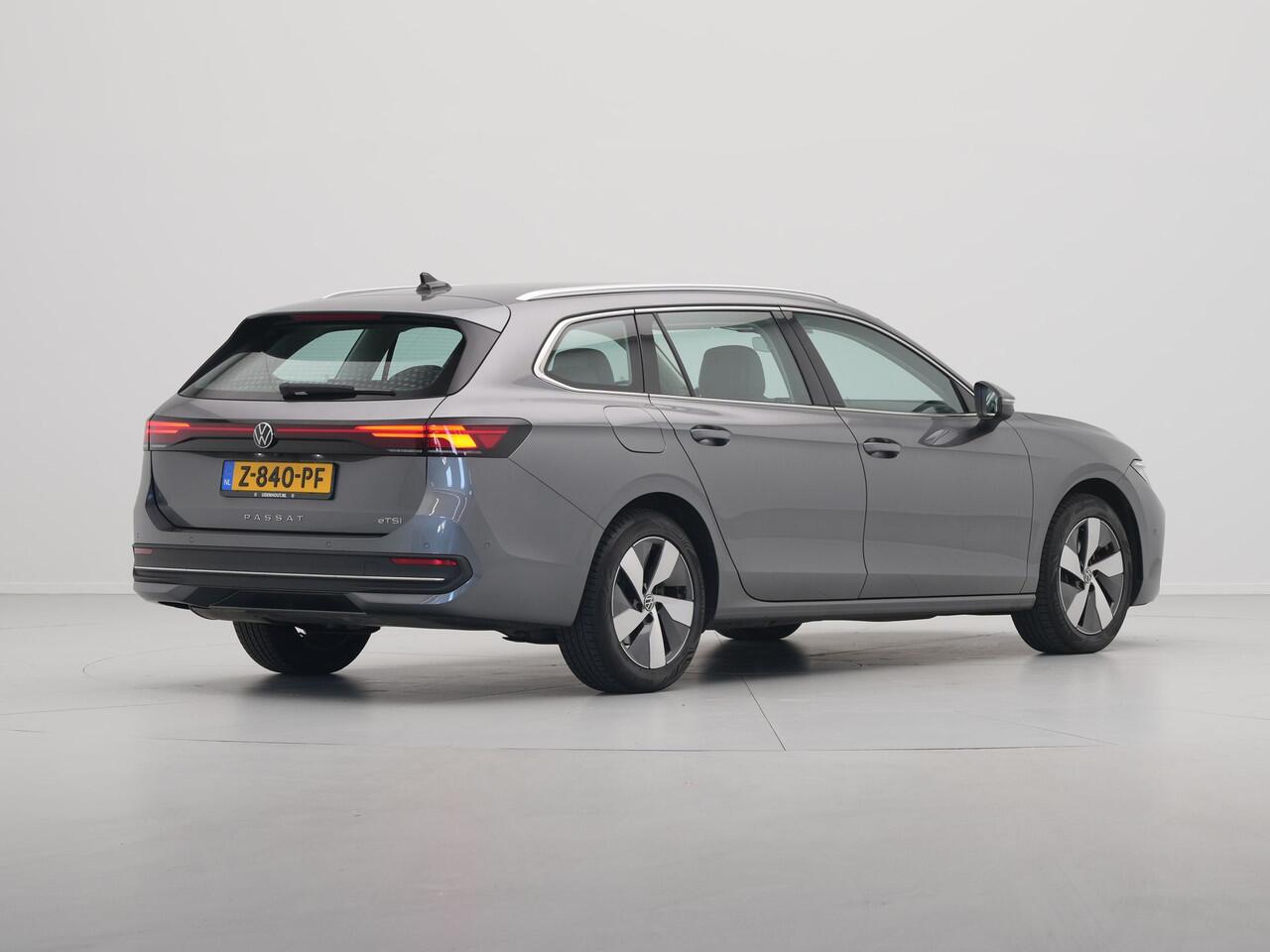 Volkswagen PASSAT Variant 1.5 eTSI DSG 150pk Business Trekhaak Navigatie Camera Acc Carplay/Android Side Ass. 112