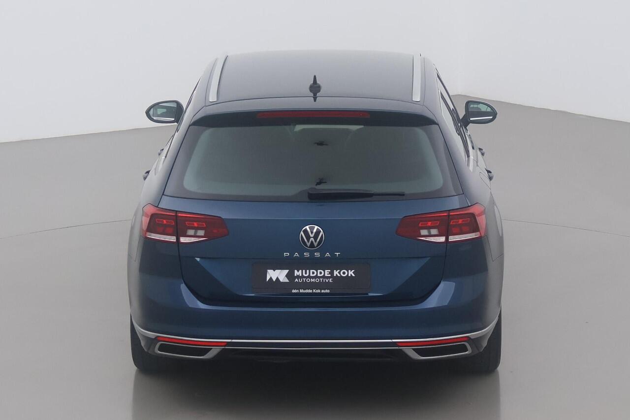 Volkswagen PASSAT 1.5 TSI Elegance | ACC | Stoelverwarming | Camera | Keyless | Elektrische Achterklep