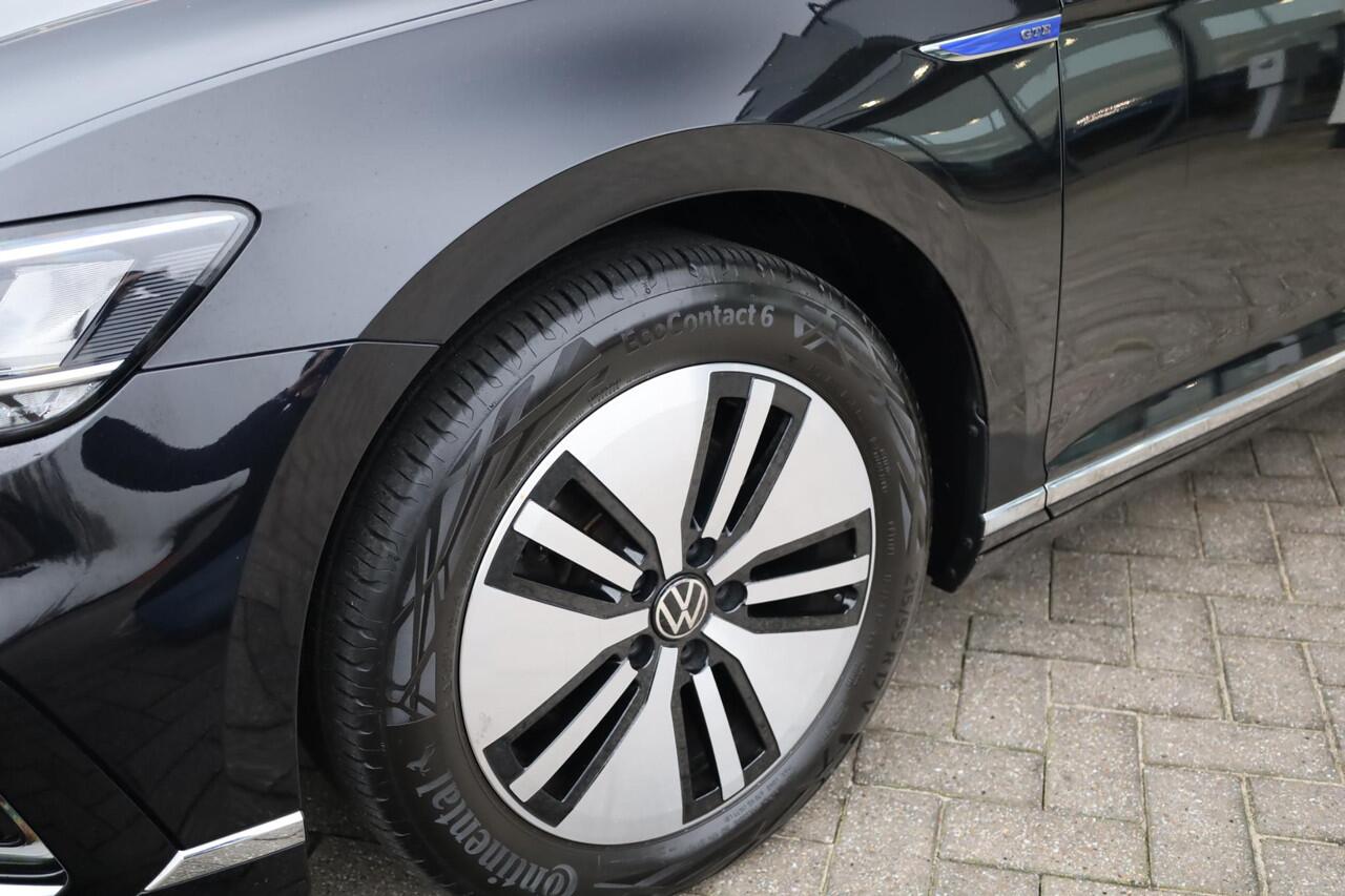Volkswagen PASSAT 1.4 TSI PHEV GTE Business wegklapbare trekhaak achteruitrijcamera navigatie stoelverwarming ergo stoel draadloos carplay en laden 3 zone climatronic parkeersensoren led verlichting 220 volt aansluiting