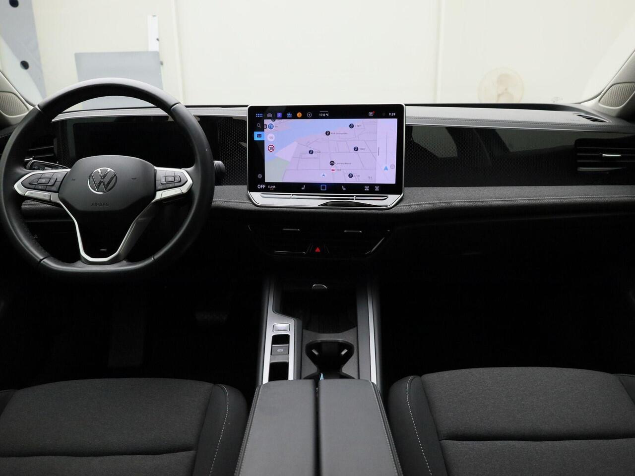 Volkswagen PASSAT Variant 1.5eTSI/150PK DSG · Navigatie · Stoel-& stuurverwarming · Apple/Android Car Play · Garantie tot juni 2026