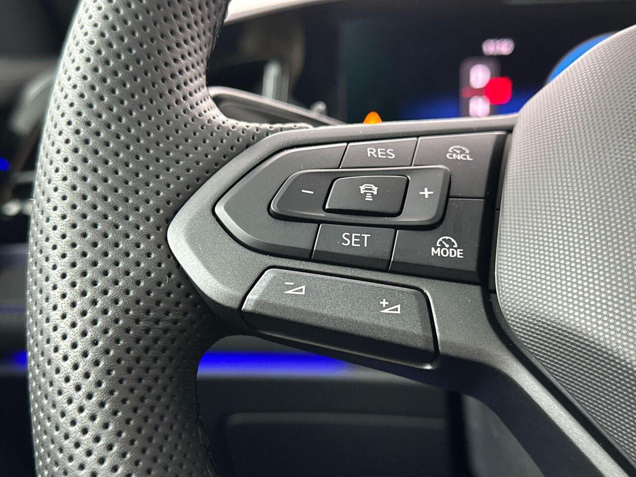 Volkswagen PASSAT R-Line Edition Plug in Hybride 204 pk Black Style Plus Pakket