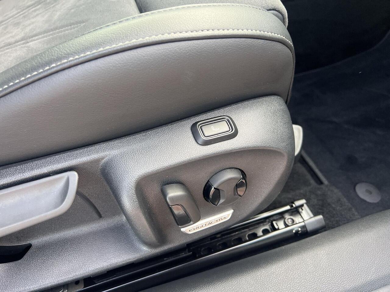 Volkswagen PASSAT Variant 1.5 eHybrid Business | Trekhaak | A-Camera | HUD | SOH 102% | PHEV |