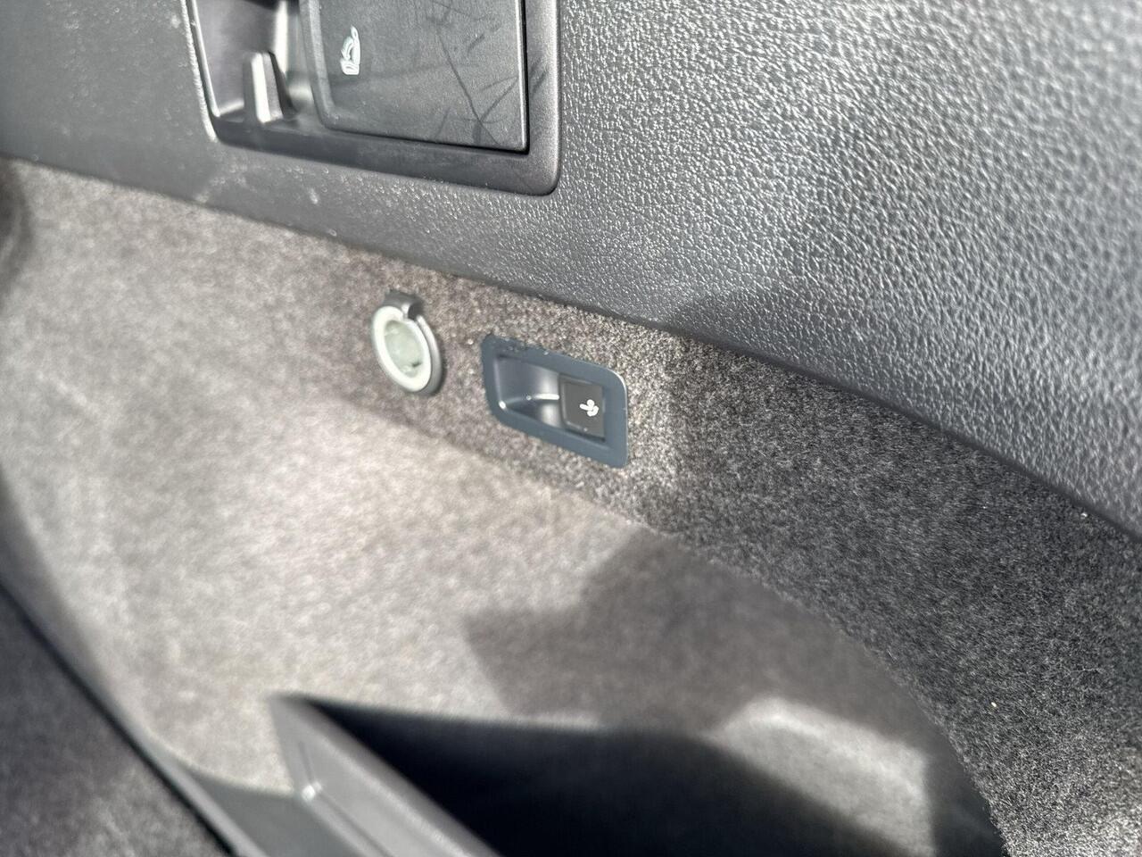 Volkswagen PASSAT Variant 1.4 TSI PHEV GTE Business | 218 pk | Trekhaak | 18 Inch | A-Camera | SOH 91%|