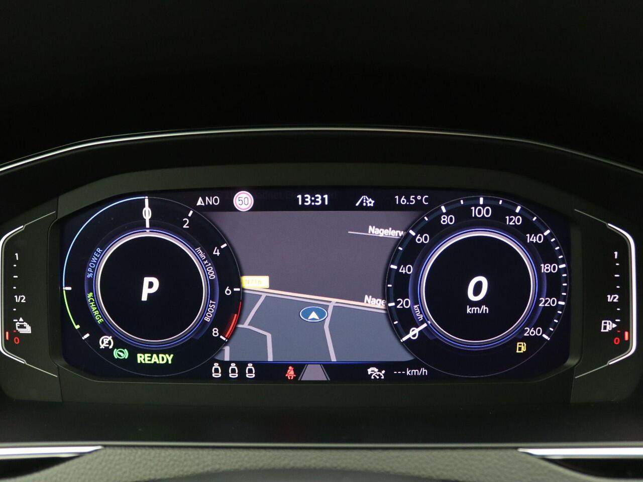 Volkswagen PASSAT Variant 1.4 TSI PHEV GTE Business 218PK DSG SOH 84%, Trekhaak, 18" LM Velgen, Navi Discover Pro, Leder, Memorystoel, Elektr. Achterklep, Achteruitrijcamera, Adaptieve Cruise Controle