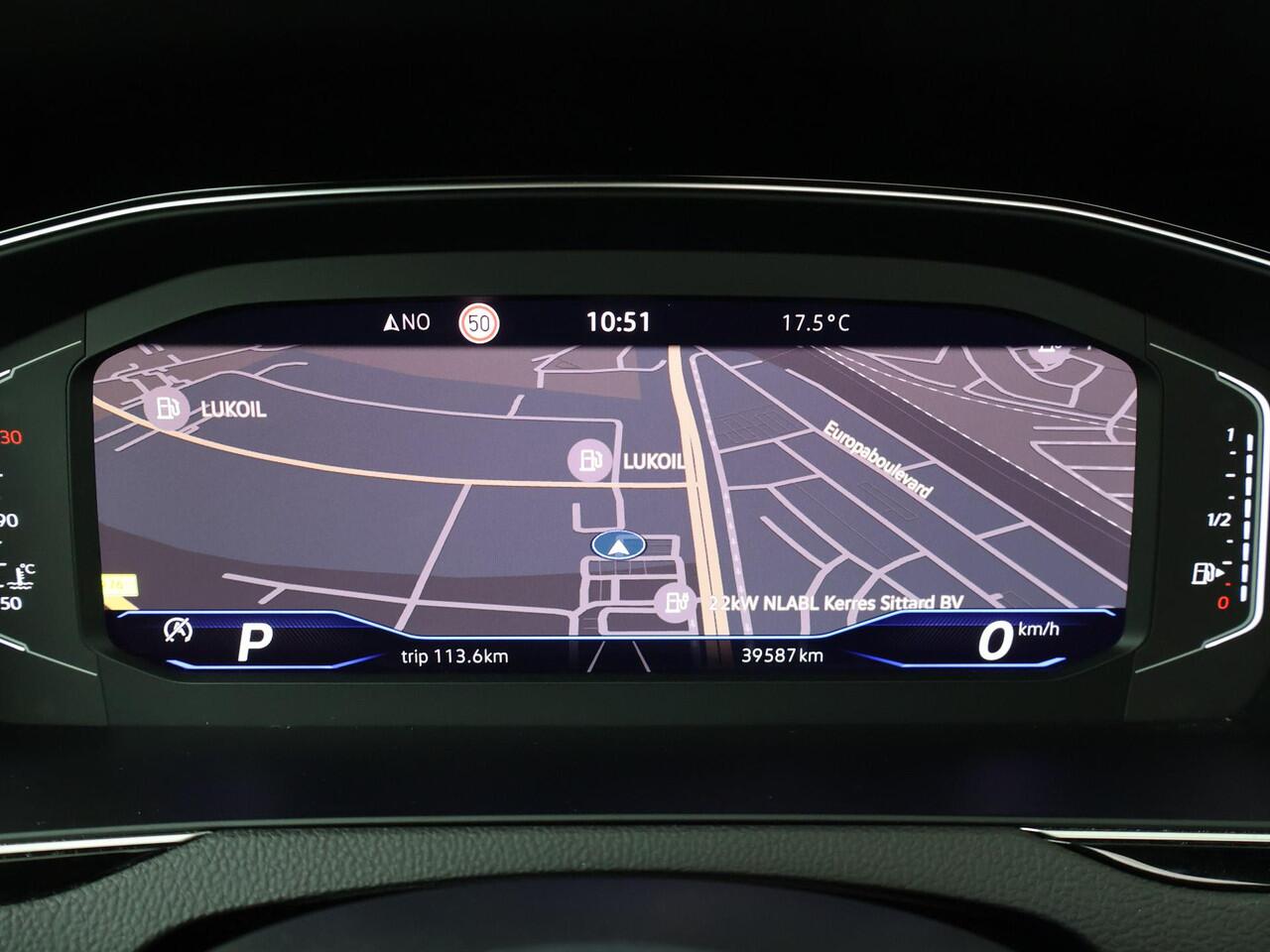 Volkswagen PASSAT Variant 1.5 TSI R-Line Business + | 150 PK | Automaat | Panoramadak | Matrix LED koplampen | R-Line |