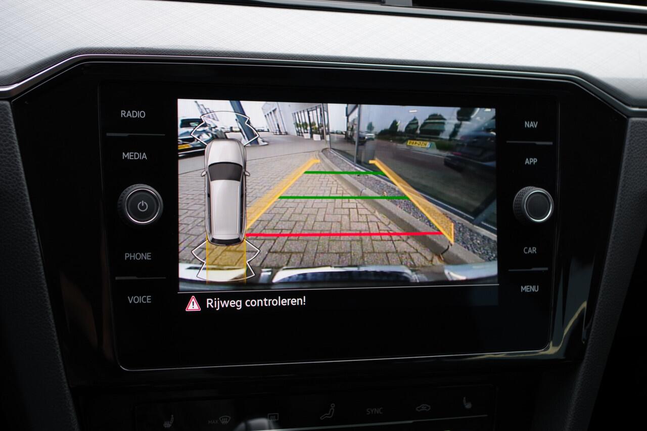 Volkswagen PASSAT Variant 1.4 TSI GTE Business 218 PK PHEV, Trekhaak, Carplay, LED verlichting