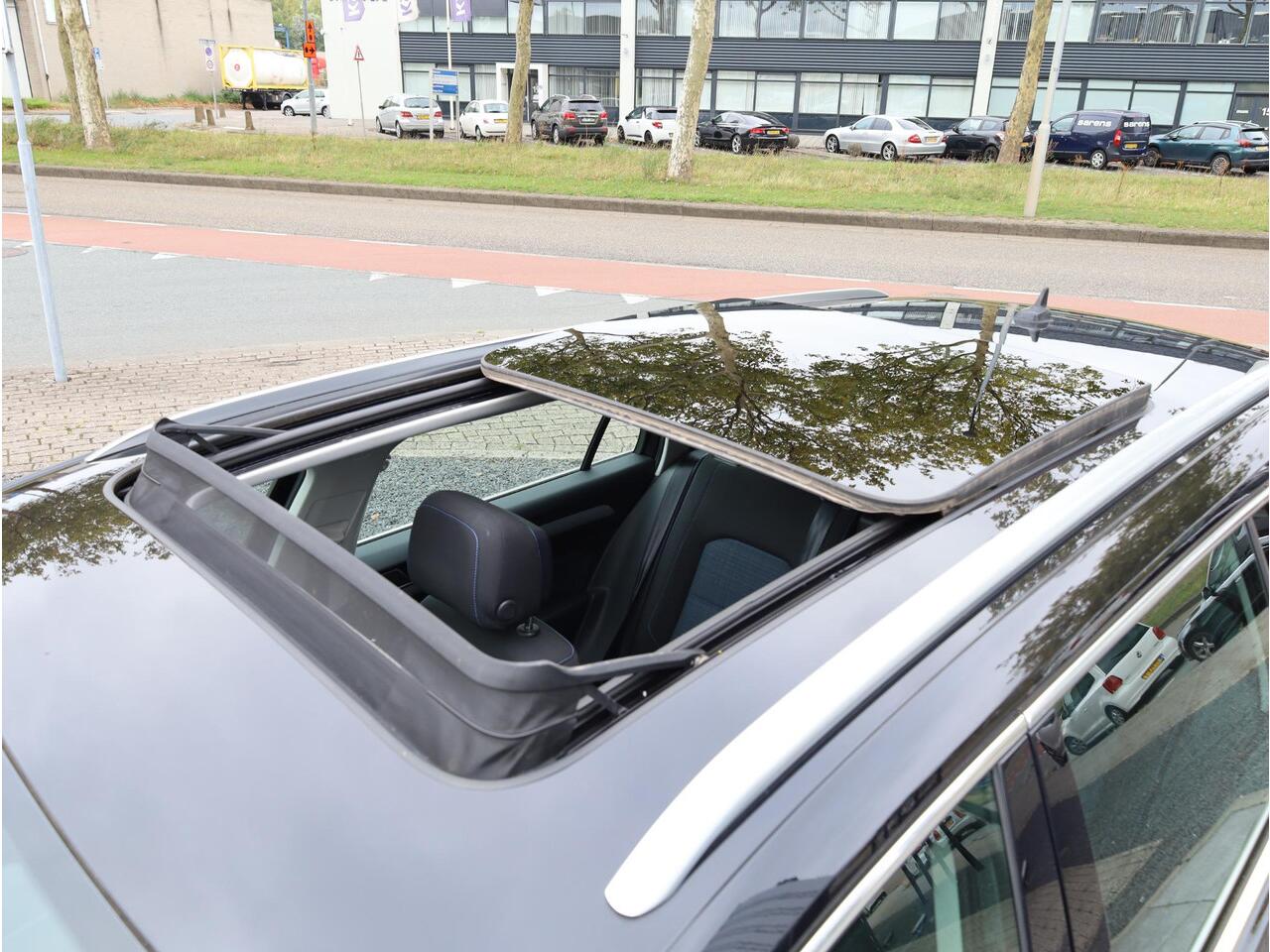 Volkswagen PASSAT Variant GTE 1.4 TSI PHEV 218PK | Panodak | Virtual | Keyless | Camera | Trekhaak | Stoel&Stuurverwarming |