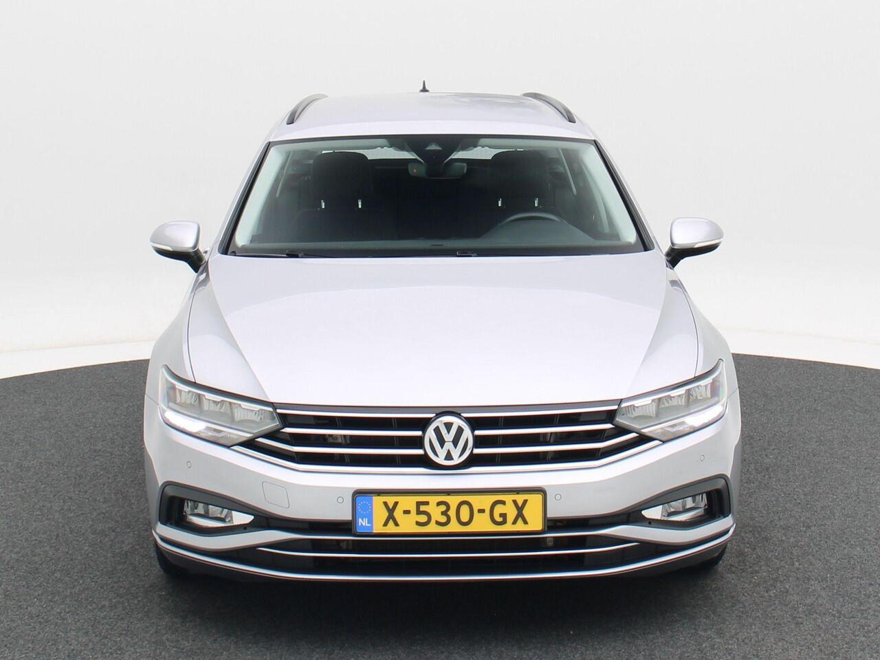 Volkswagen PASSAT Variant 1.5 TSi 150 Pk Automaat Comfort Business | Adaptive Cruise | Stoelverwarming | CarPlay | Achteruitrijcamera | Trekhaak | 16 Inch | 101.536 Km!!