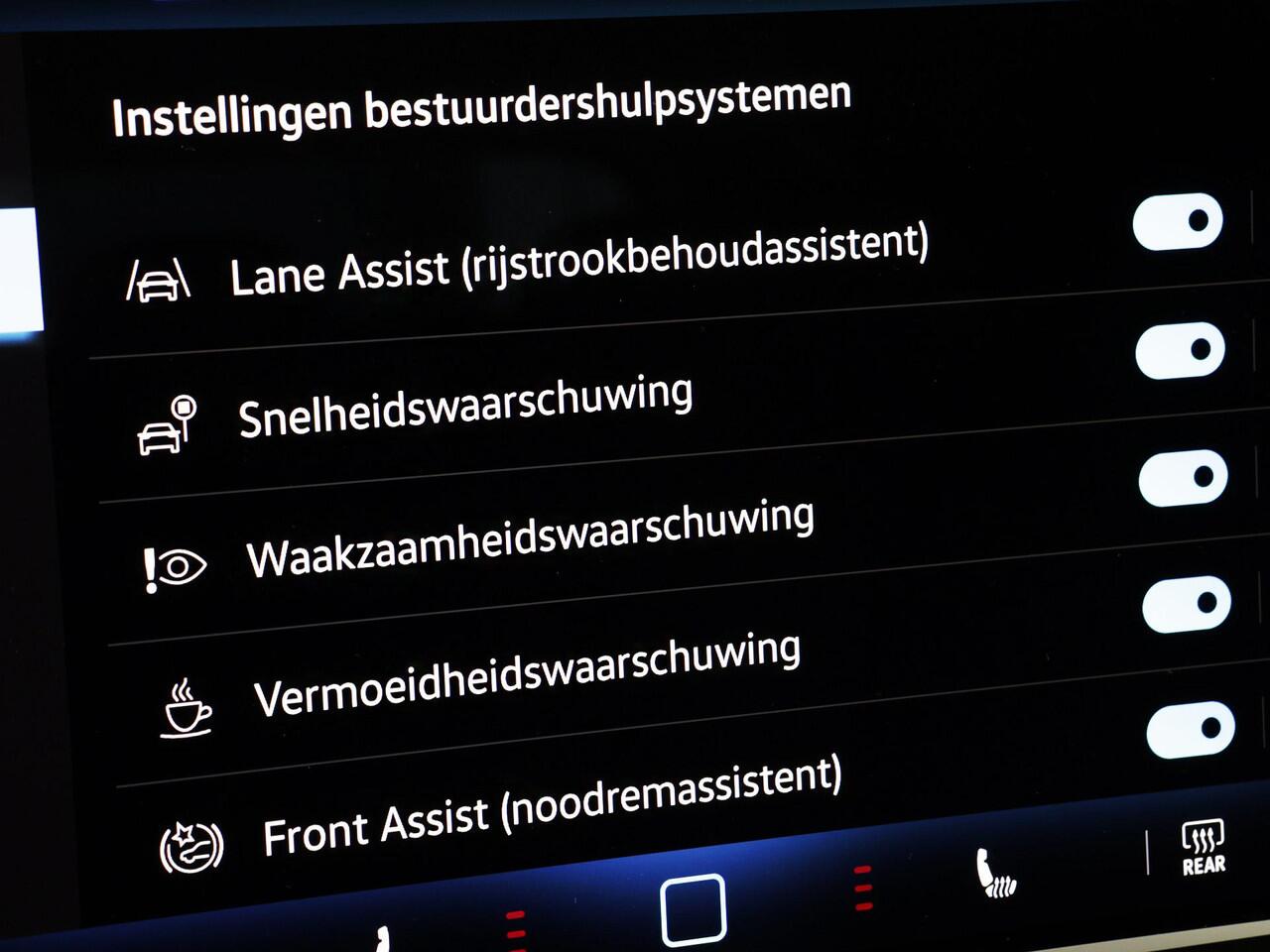 Volkswagen PASSAT Variant 1.5 eTSI 150pk DSG · Stoel-& stuurverwarming · Apple/Android Car Play · ACC · Side Assist · Verkeersbord Detectie · Garantie t/m 12-06-2026