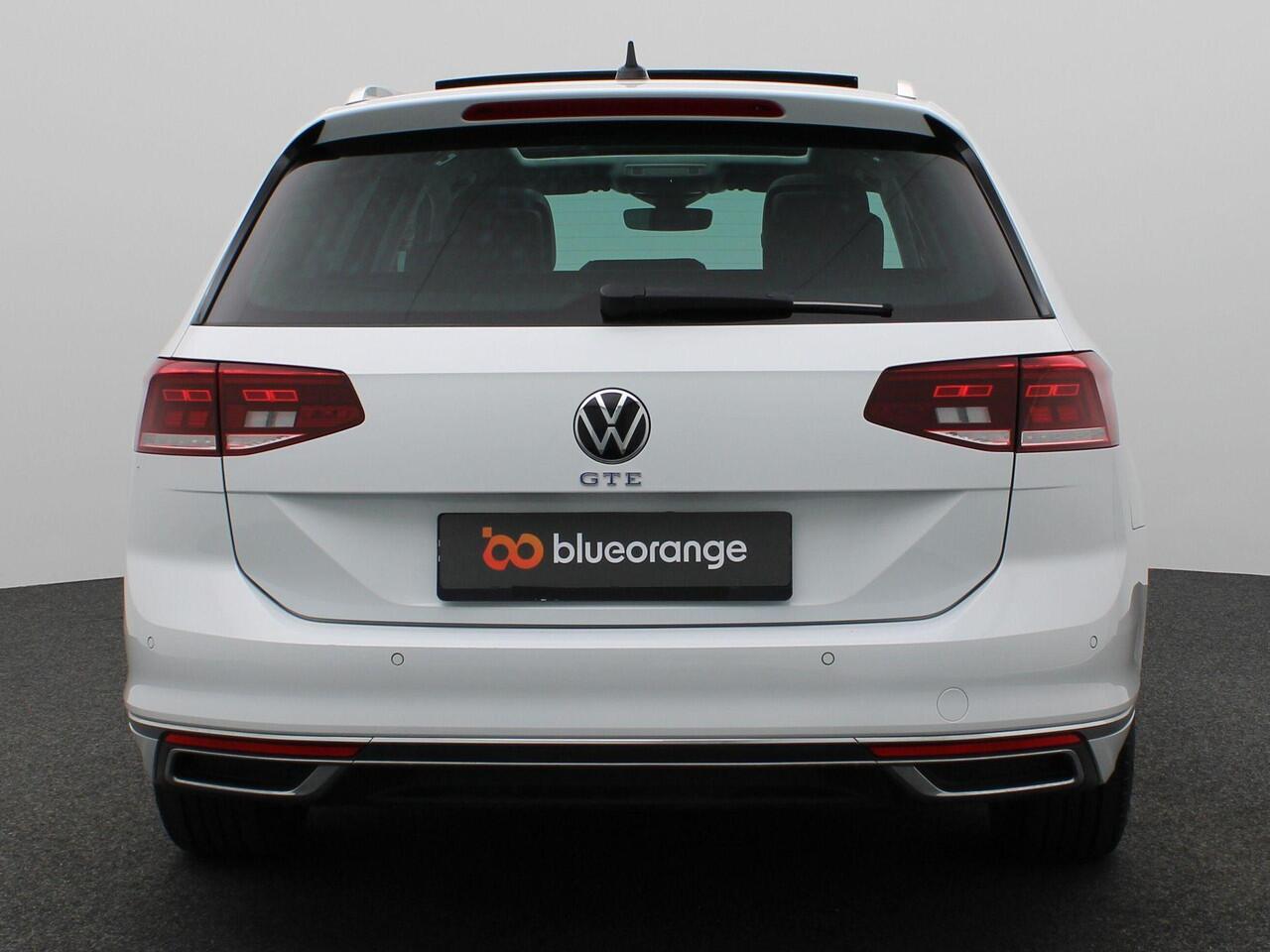 Volkswagen PASSAT Variant 1.4 TSI PHEV GTE Business 218PK DSG 360gr. Camera, Elektr. Achterklep, Digital Cockpit, Stoelverwarming, Keyless, 17" LM Velgen, Pano-Schuifdak, Adaptive cruise control