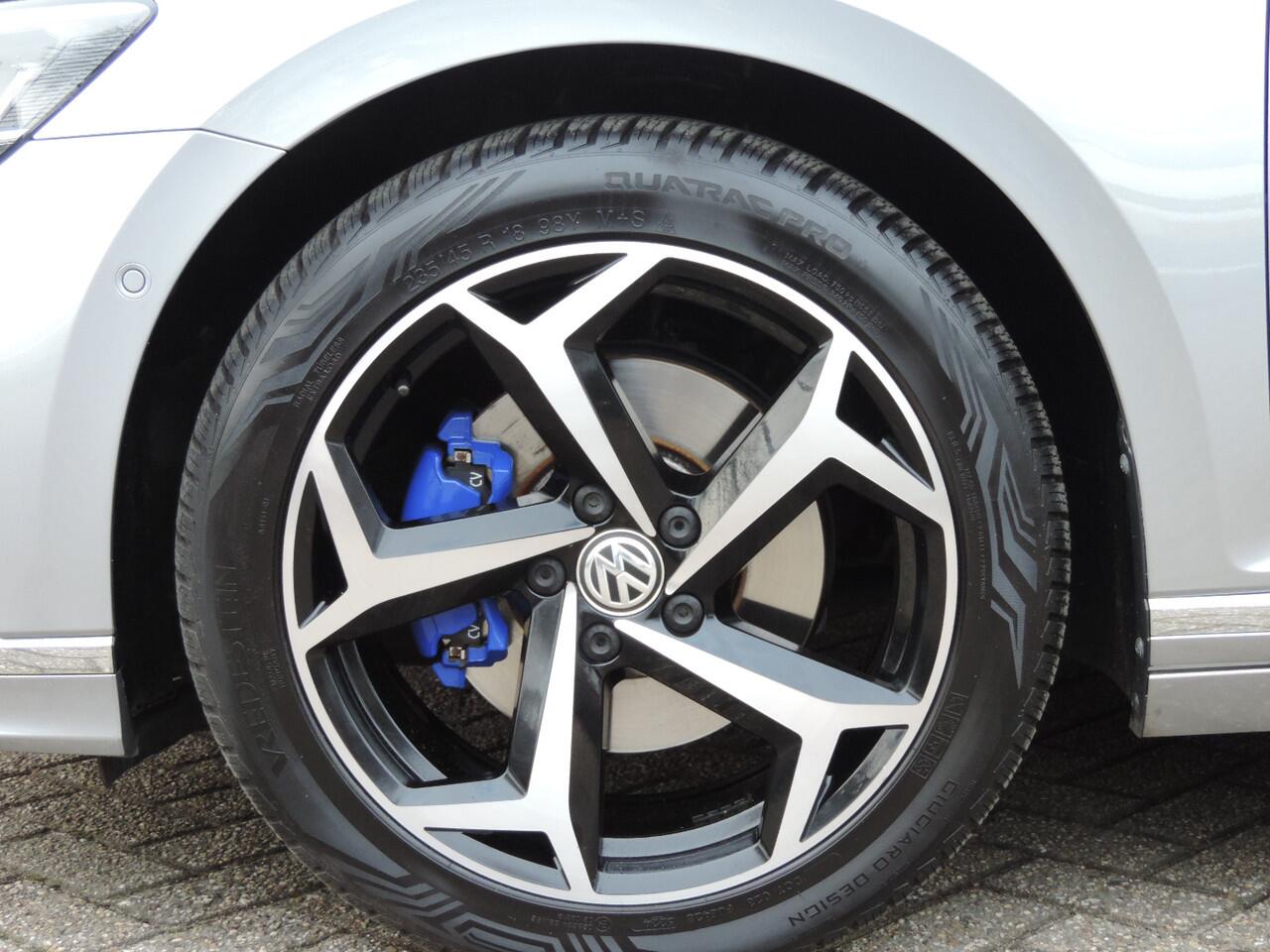 Volkswagen PASSAT Variant 1.4 TSI PHEV GTE Business - Pano | 360 Camera | Massage | Elektr. klep | ACC | CarPlay | Dodehoek