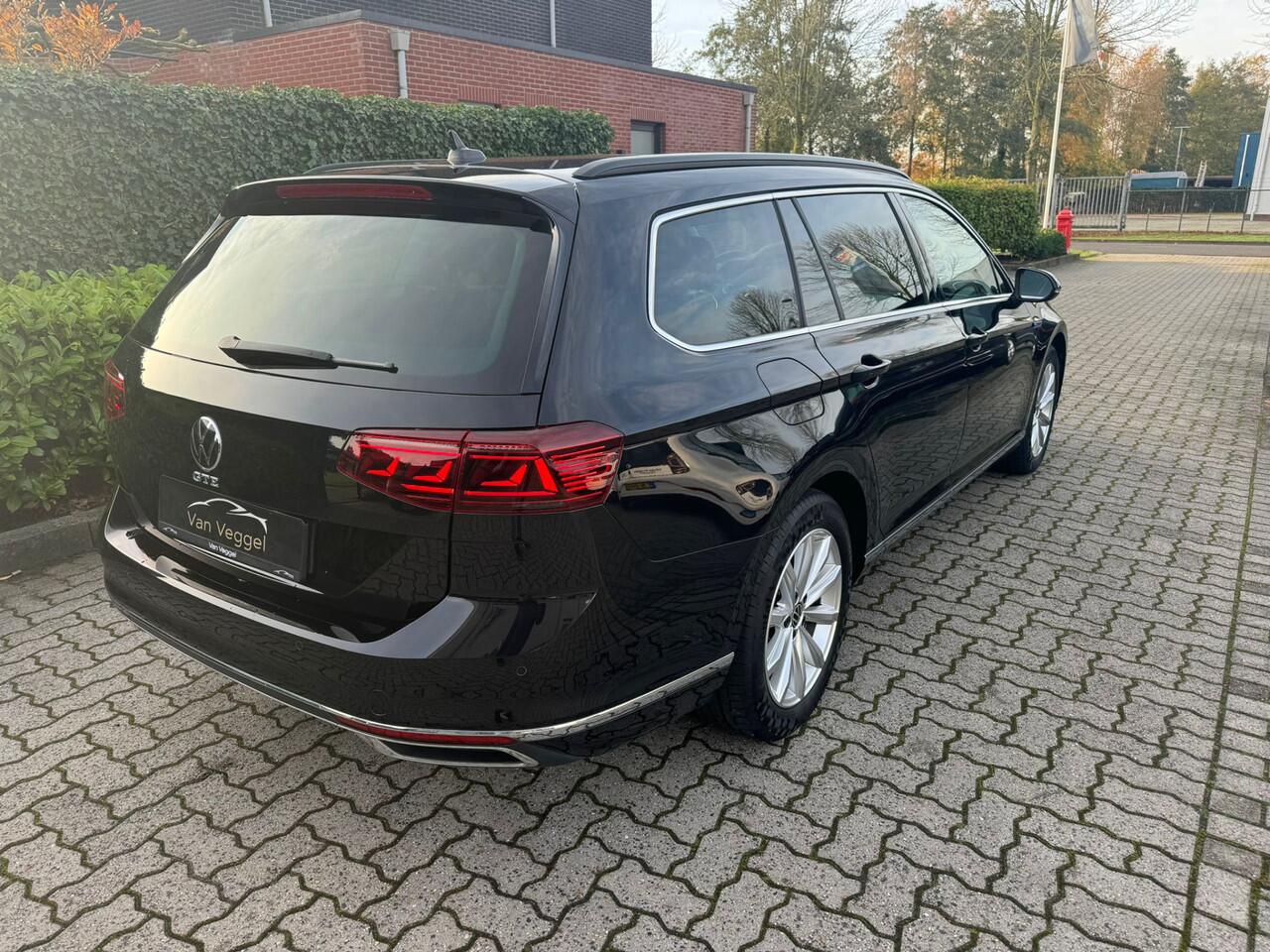 Volkswagen PASSAT Variant 1.4 TSI PHEV GTE pano, trekhaak, camera, stoelverw