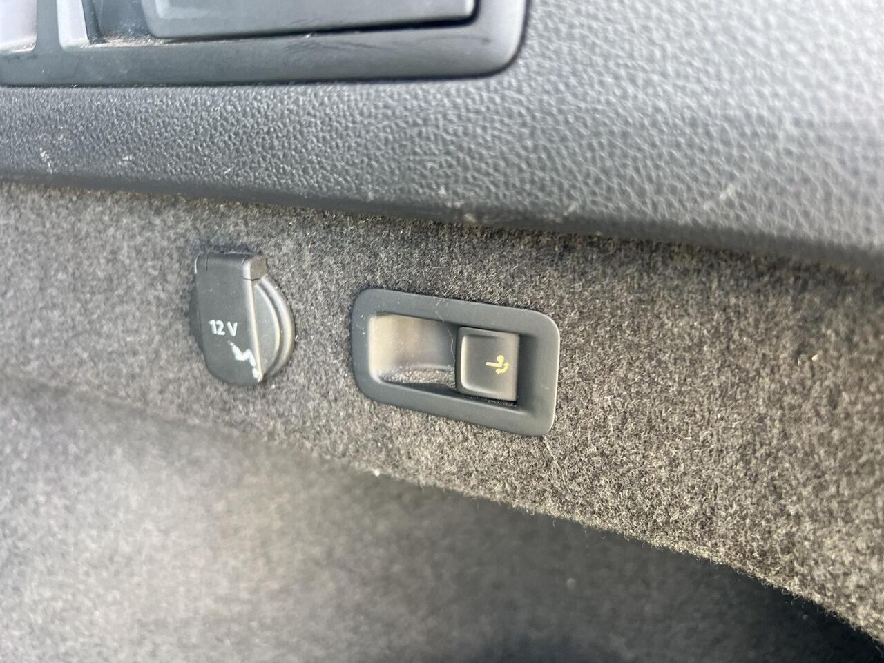 Volkswagen PASSAT Variant 1.4 TSI PHEV GTE Business | Trekhaak | PHEV | A. Camera | Travel Ass. | SOH 92% |