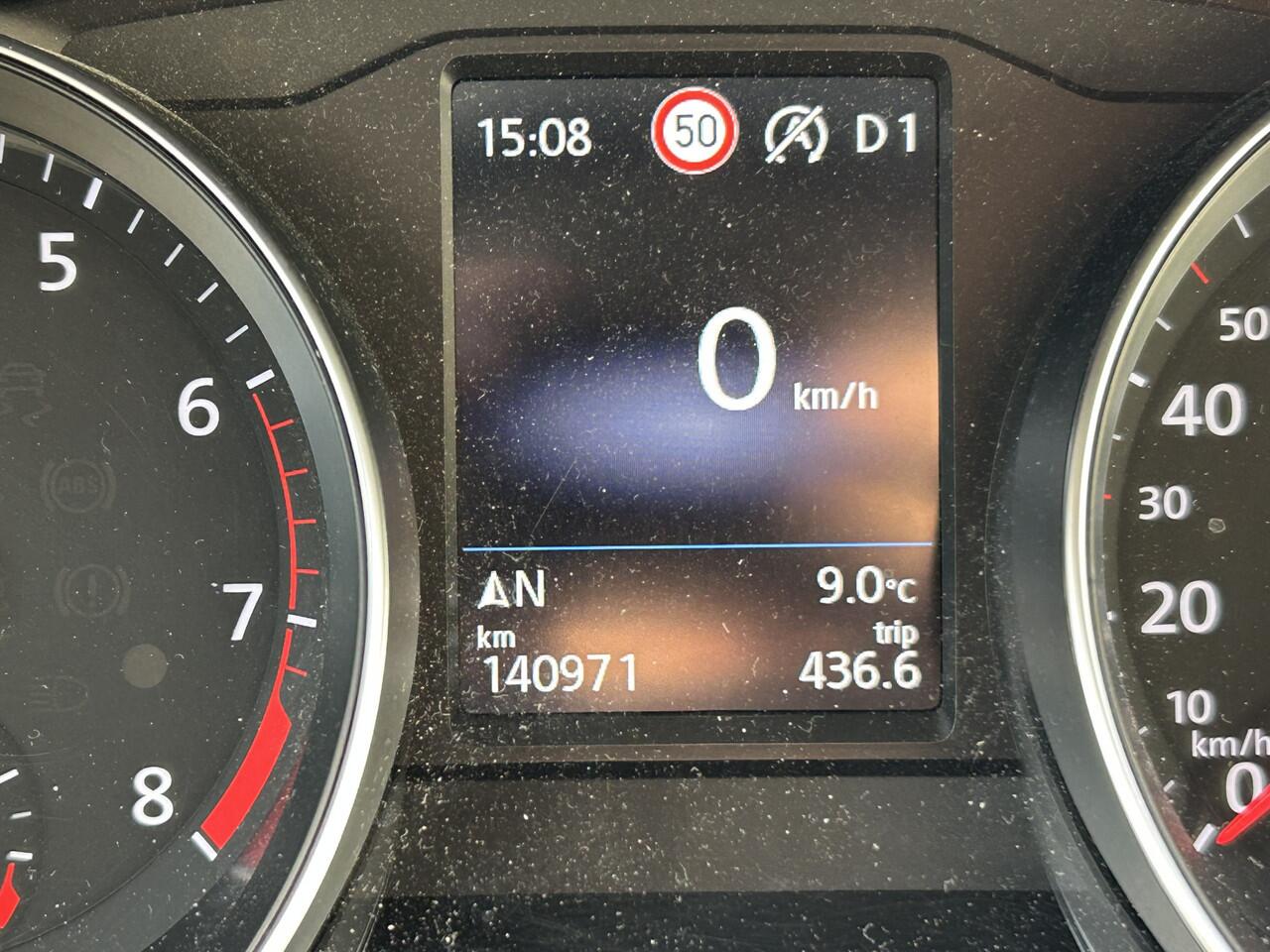 Volkswagen PASSAT Variant 1.5 TSI R-Line Business + van binnen en buiten in nieuwstaat!