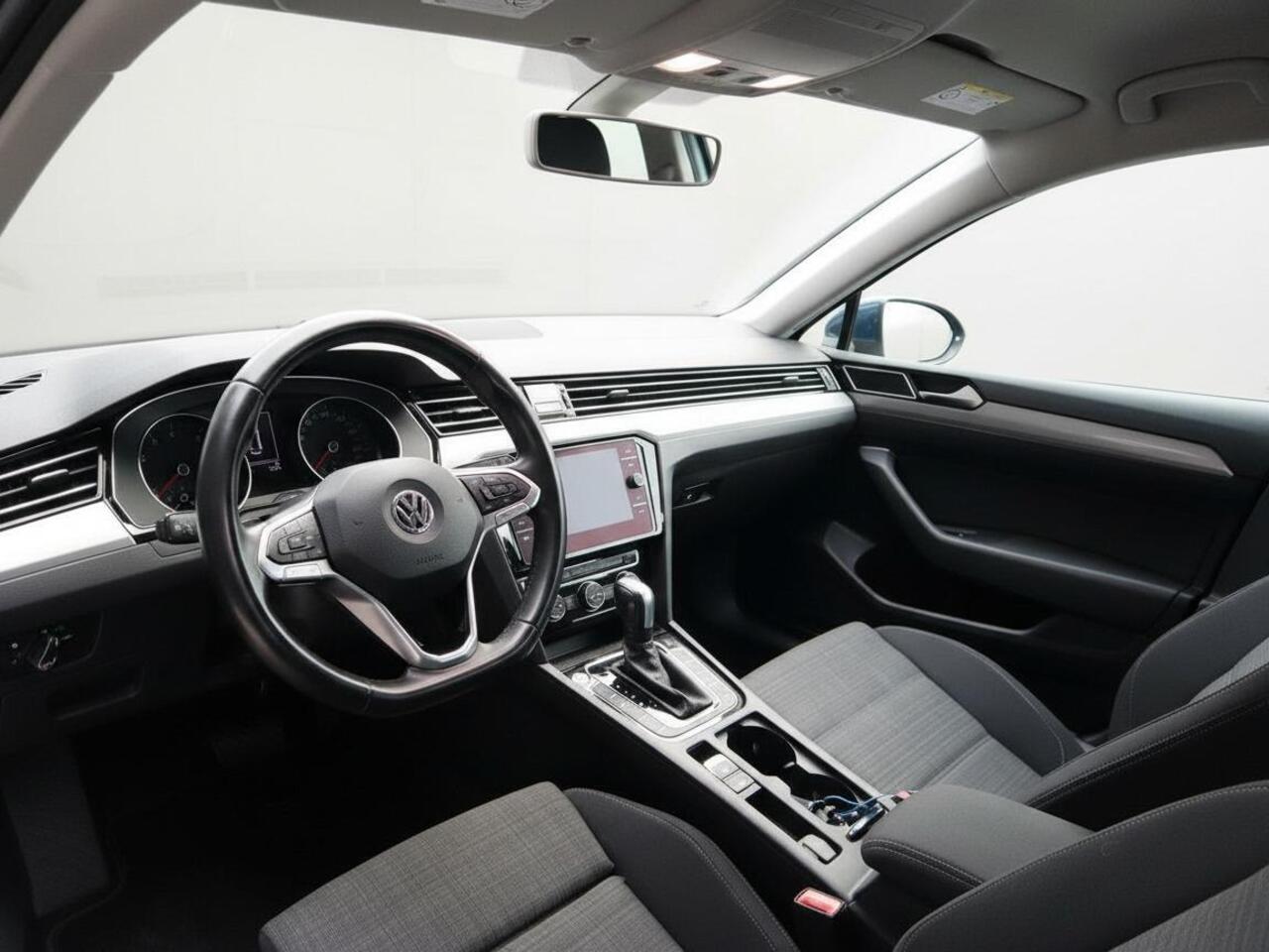 Volkswagen PASSAT Variant 1.5 TSI Comfort Business | NAP | Clima | Adapt. Cruise | Multimedia/Navi | LED | PDC V+A | Keyless |