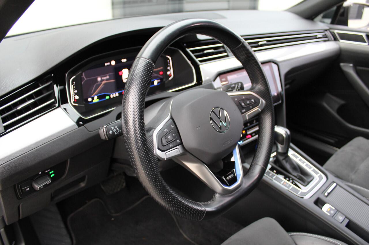 Volkswagen PASSAT Variant GTE PHEV | Black style | Leder | 19 inch | IQ-Light | Virtual cockpit | Rijklaar