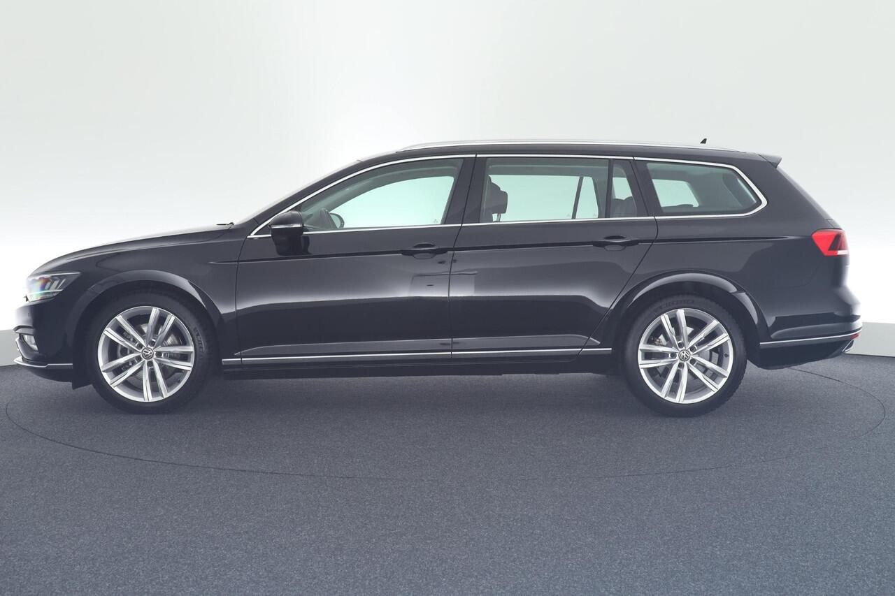 Volkswagen PASSAT Variant 1.5 TSI 150pk DSG Business Camera Stoelverwarming Navigatie