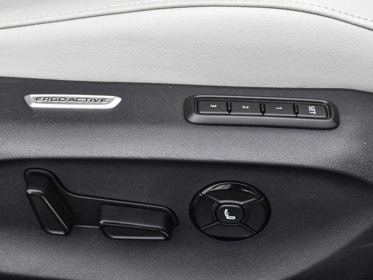 Volkswagen PASSAT Variant 1.5 272pk DSG eHybrid Elegance Business · Leder · Massage · Stoelventilatie · Elek. Trekhaak · Elek. Achterklep · Apple/Android Car Play · Navigatie · 18'' Inch ·