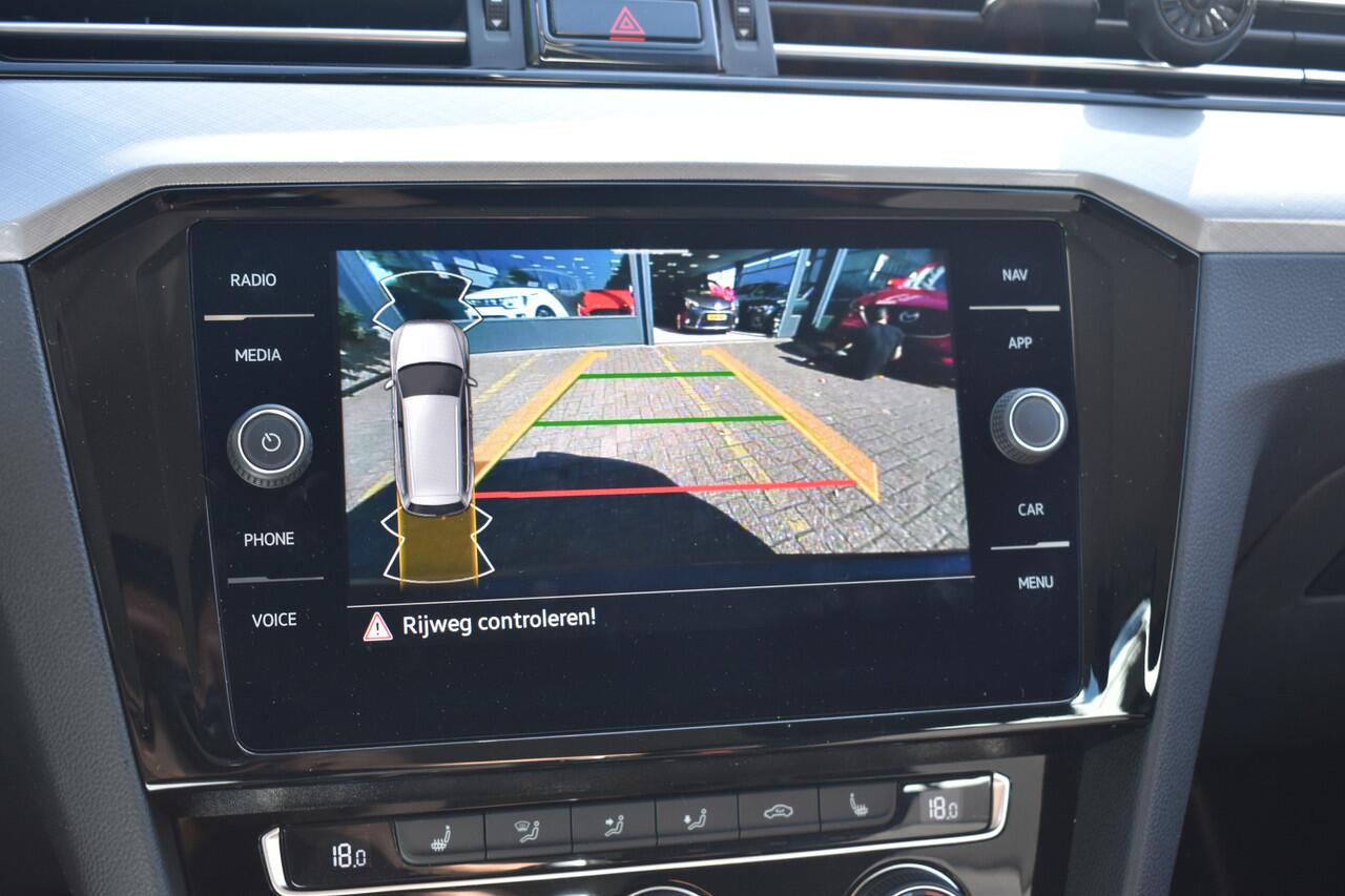 Volkswagen PASSAT Variant 1.5 TSI Comfort Business Navigatie | Camera | Stoelverwarming | ACC | 12 mnd BOVAG garantie Whatsapp 06-53188999