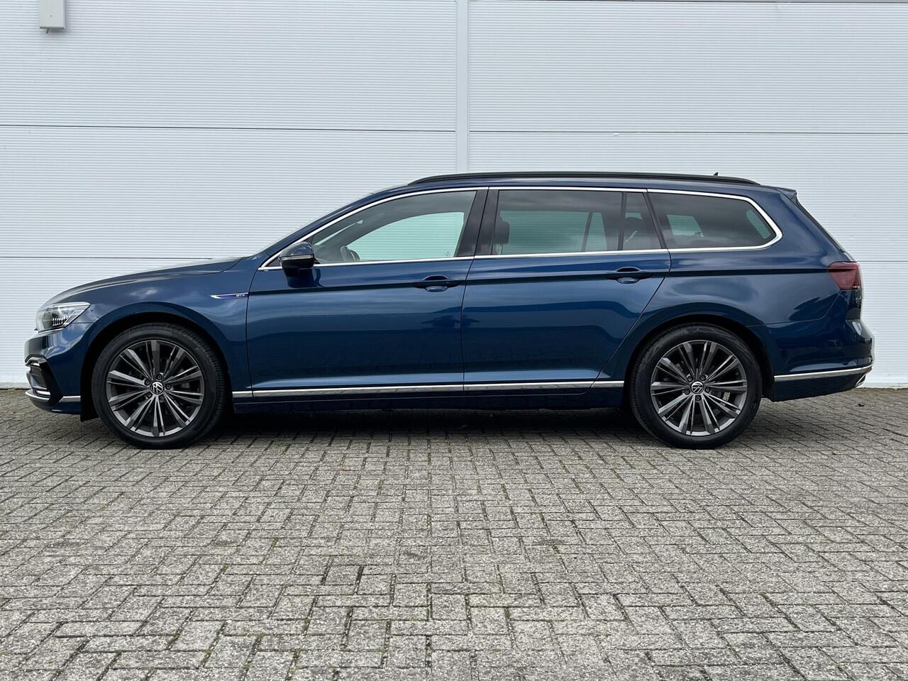 Volkswagen PASSAT Variant 1.4 TSI PHEV GTE Business Vol Leder / Pano Dak / Matrix LED /