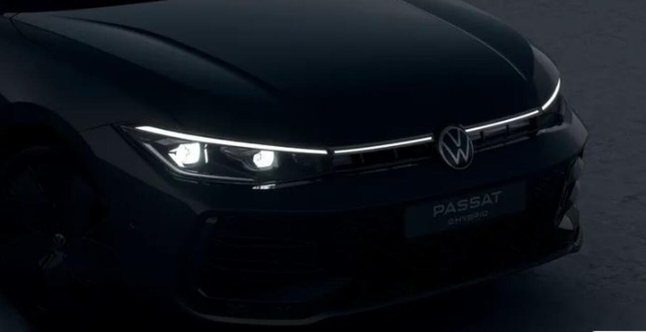 Volkswagen PASSAT Variant !!!¤ 5.000 Inruilpremie!!! 1.5 eHybrid R-Line Business *Black Style* !!!Profiteer ook van 5.000 euro inruilpremie!!!