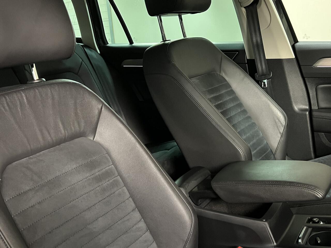 Volkswagen PASSAT Variant 1.5 TSI Highline Business R RIJKLAAR! Afn. Trekhaak / Carplay / Navi / PDC / Camera