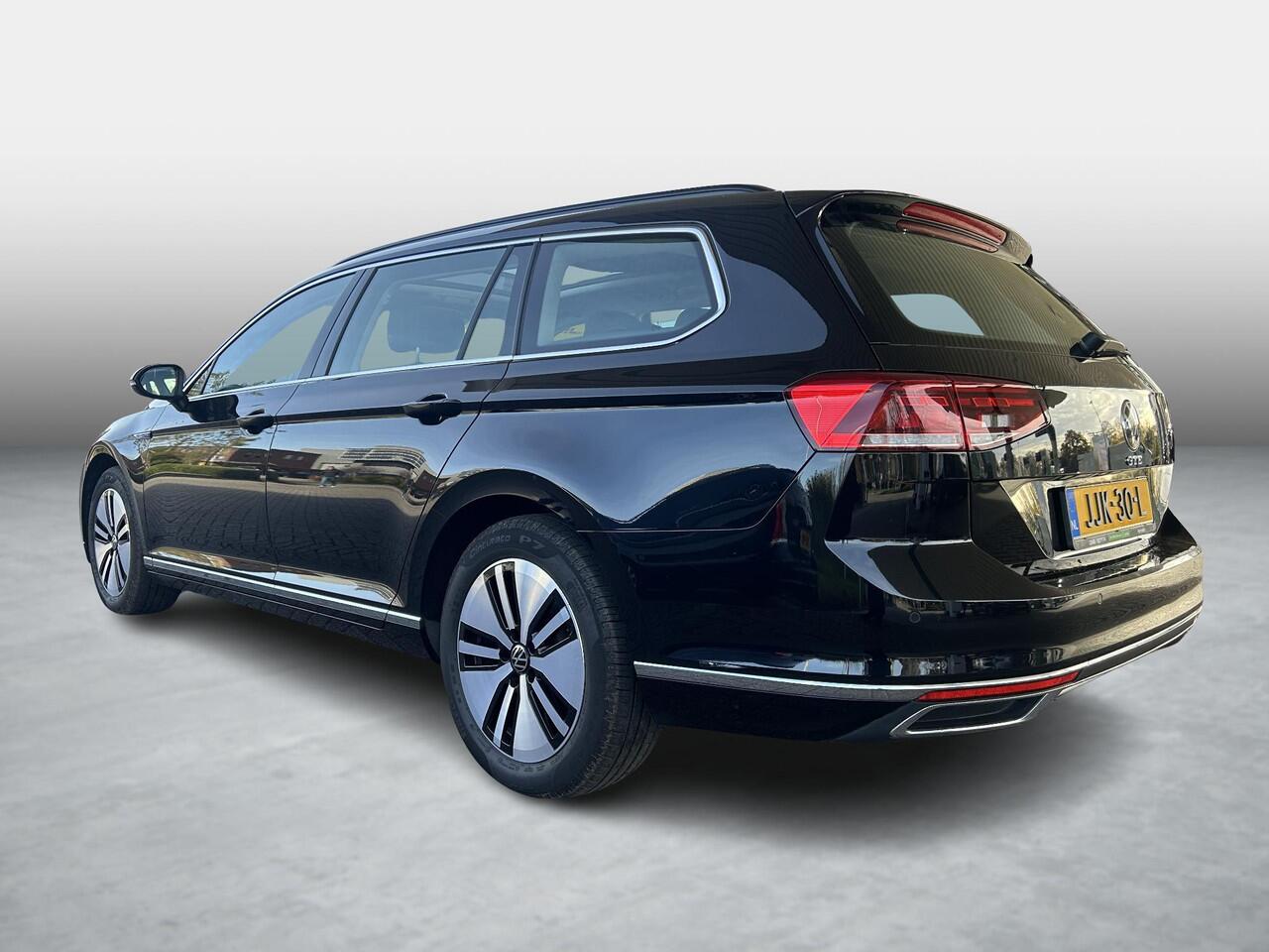 Volkswagen PASSAT Variant 1.4 TSI PHEV GTE Business | Panoramadak | Camera | Stoelverwarming |