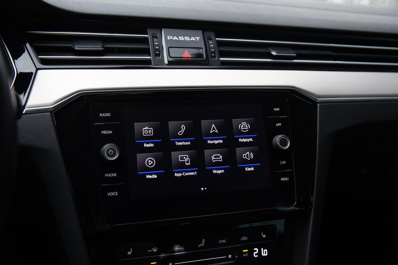 Volkswagen PASSAT Variant 1.5 TSI Elegance , Adap. cruise, Head-up display,