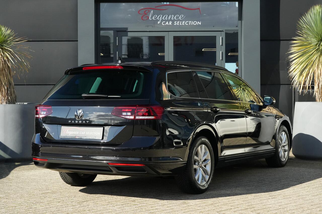 Volkswagen PASSAT Variant 1.5 eTSI Business 150pk Navigatie/Trekhaak/Parkeersensoren