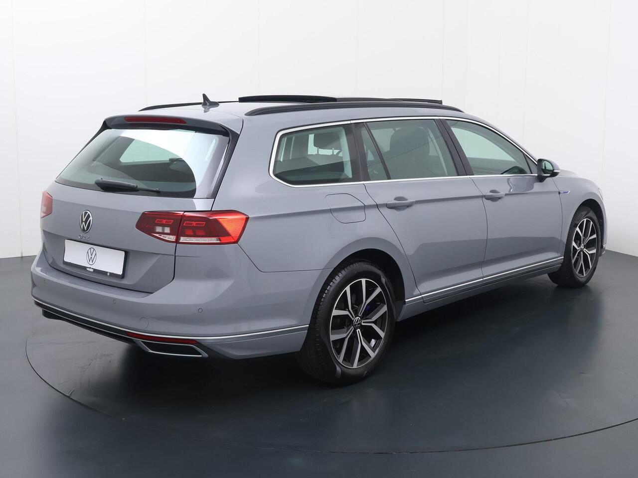 Volkswagen PASSAT Variant 1.4 TSI PHEV GTE Business | 218 PK | SoH 97% | Trekhaak wegklapbaar | Panoramadak | Adaptive cruise control |