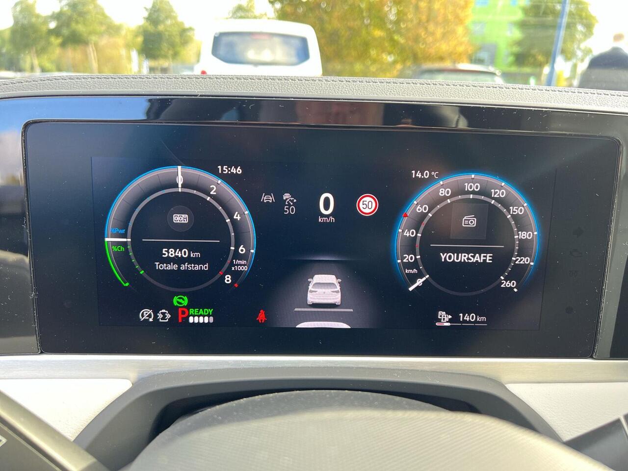 Volkswagen PASSAT Variant 1.5 eHybrid Elegance | Leder | Trekhaak | 272 pk | 5 jaar Fabrieksgarantie | SOH 102% |