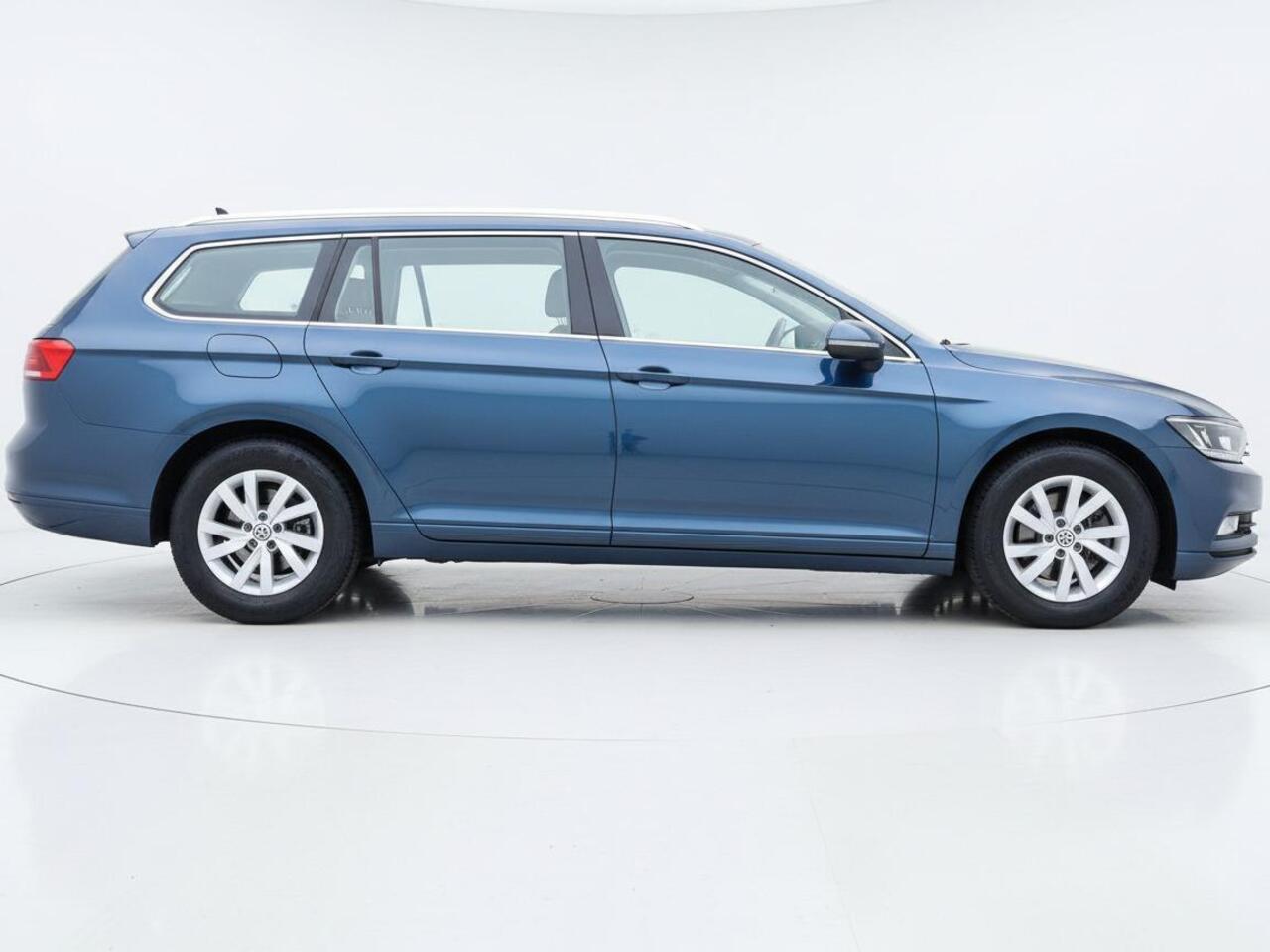 Volkswagen PASSAT Variant 1.5 TSI Comfort Business | NAP | Clima | Adapt. Cruise | Multimedia/Navi | LED | PDC V+A | Keyless |