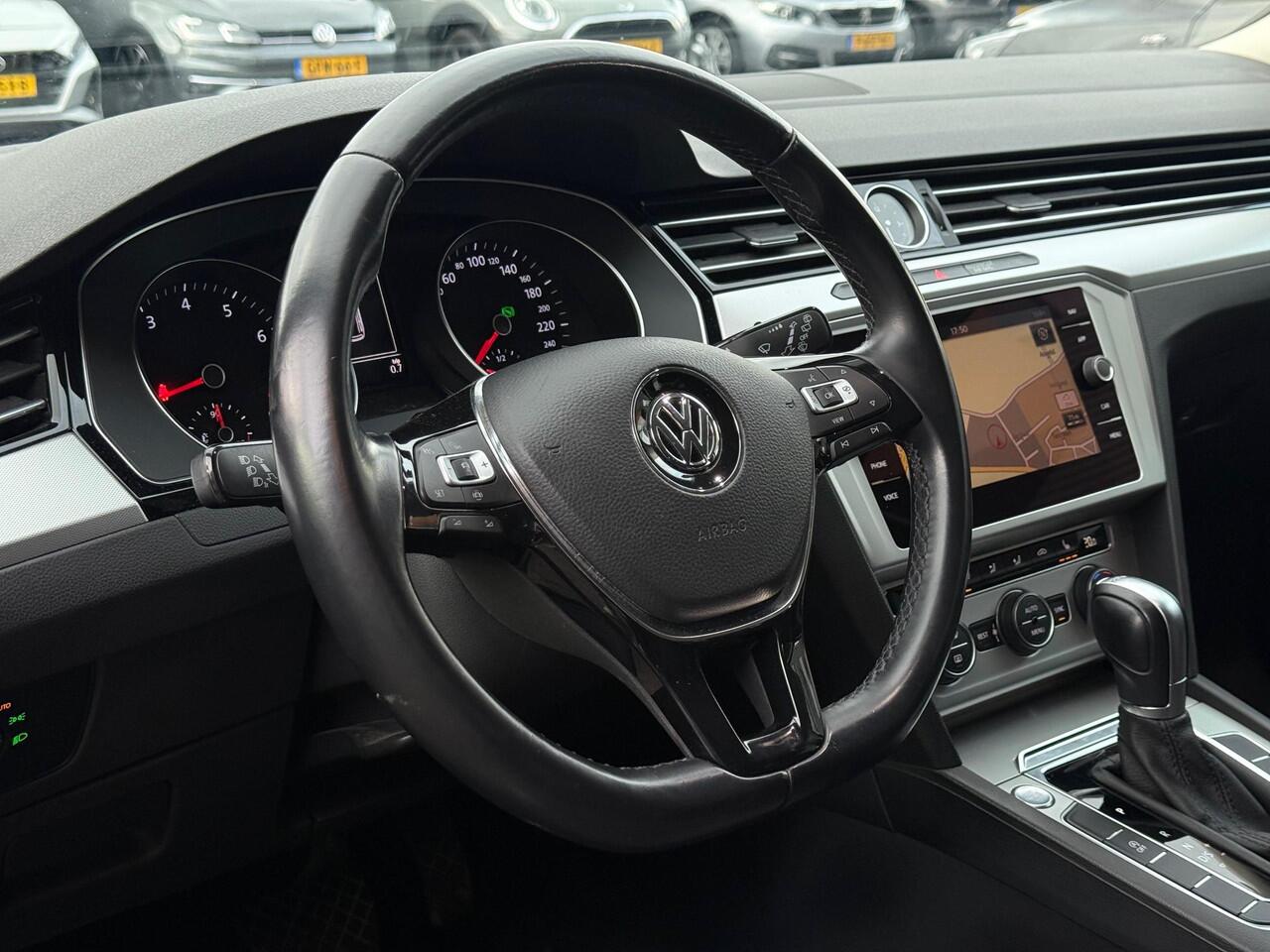 Volkswagen PASSAT Variant 1.5 TSI Highline DSG Navi Camera