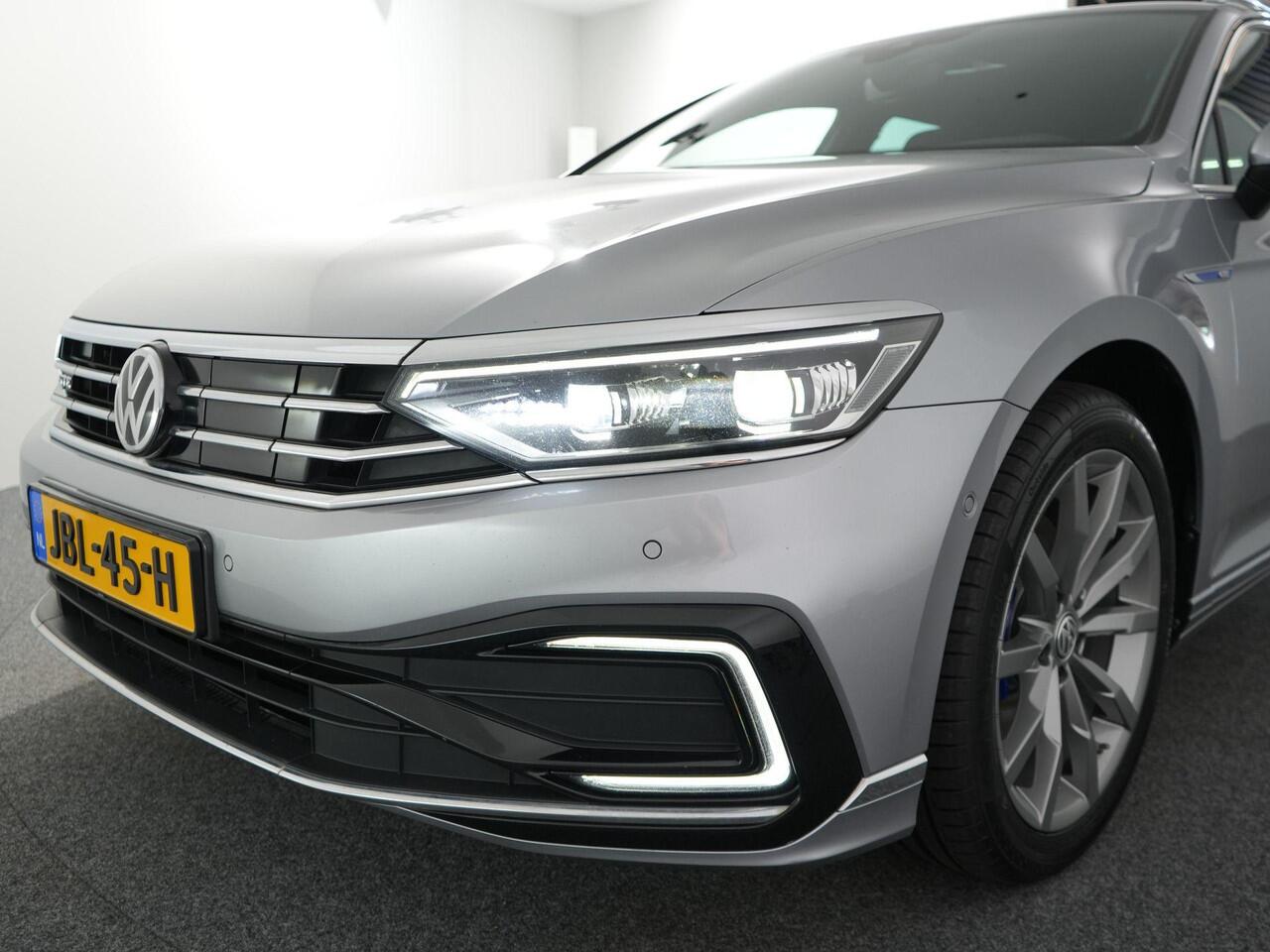 Volkswagen PASSAT Variant 1.4 TSI PHEV GTE Business | Matrix IQ | Leer | Standkachel | Virtual | 18inch |