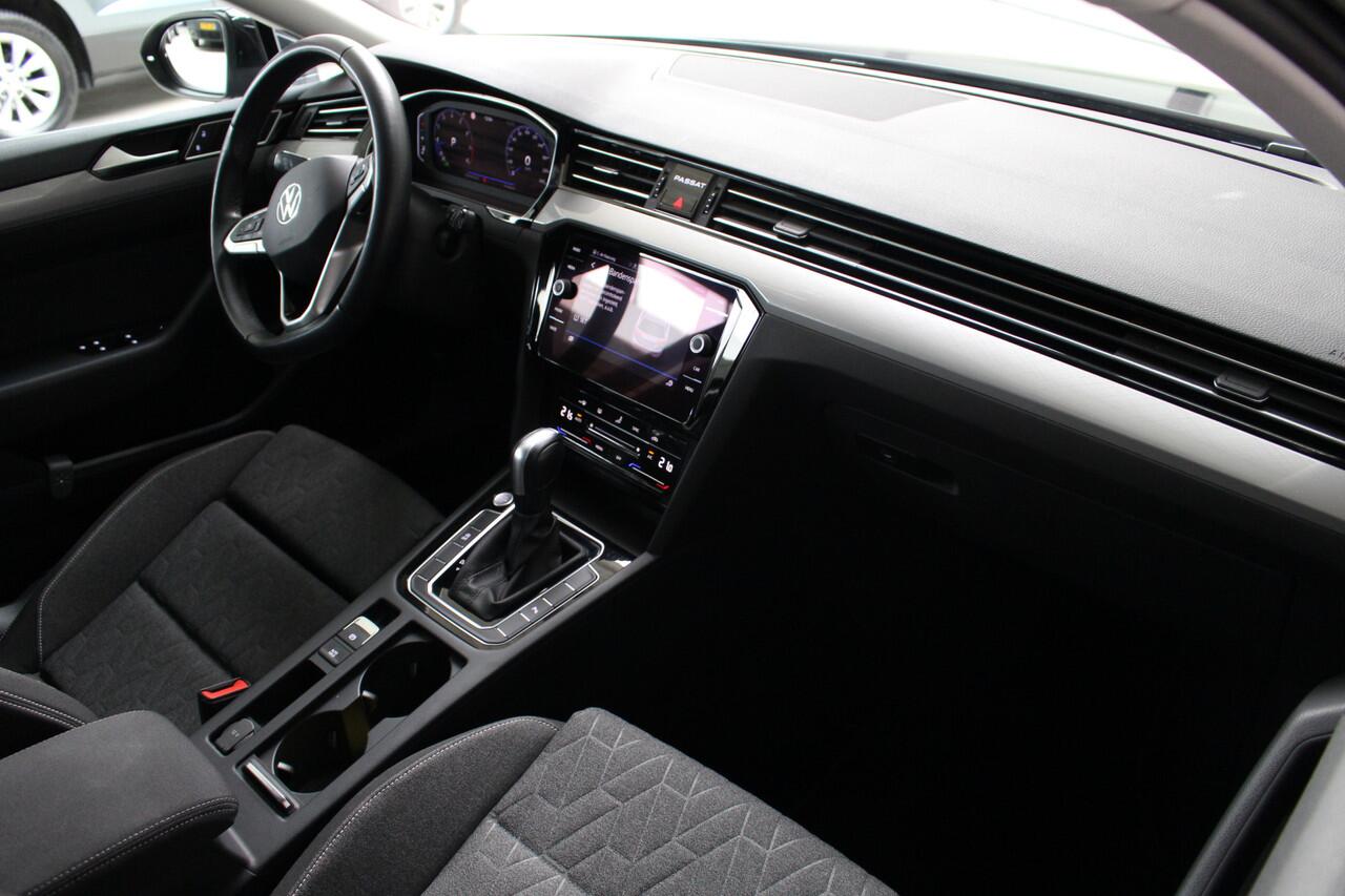 Volkswagen PASSAT Variant 1.5 TSI Business Navigatie | Lichtmetalen velgen | Cruise Control | PDC